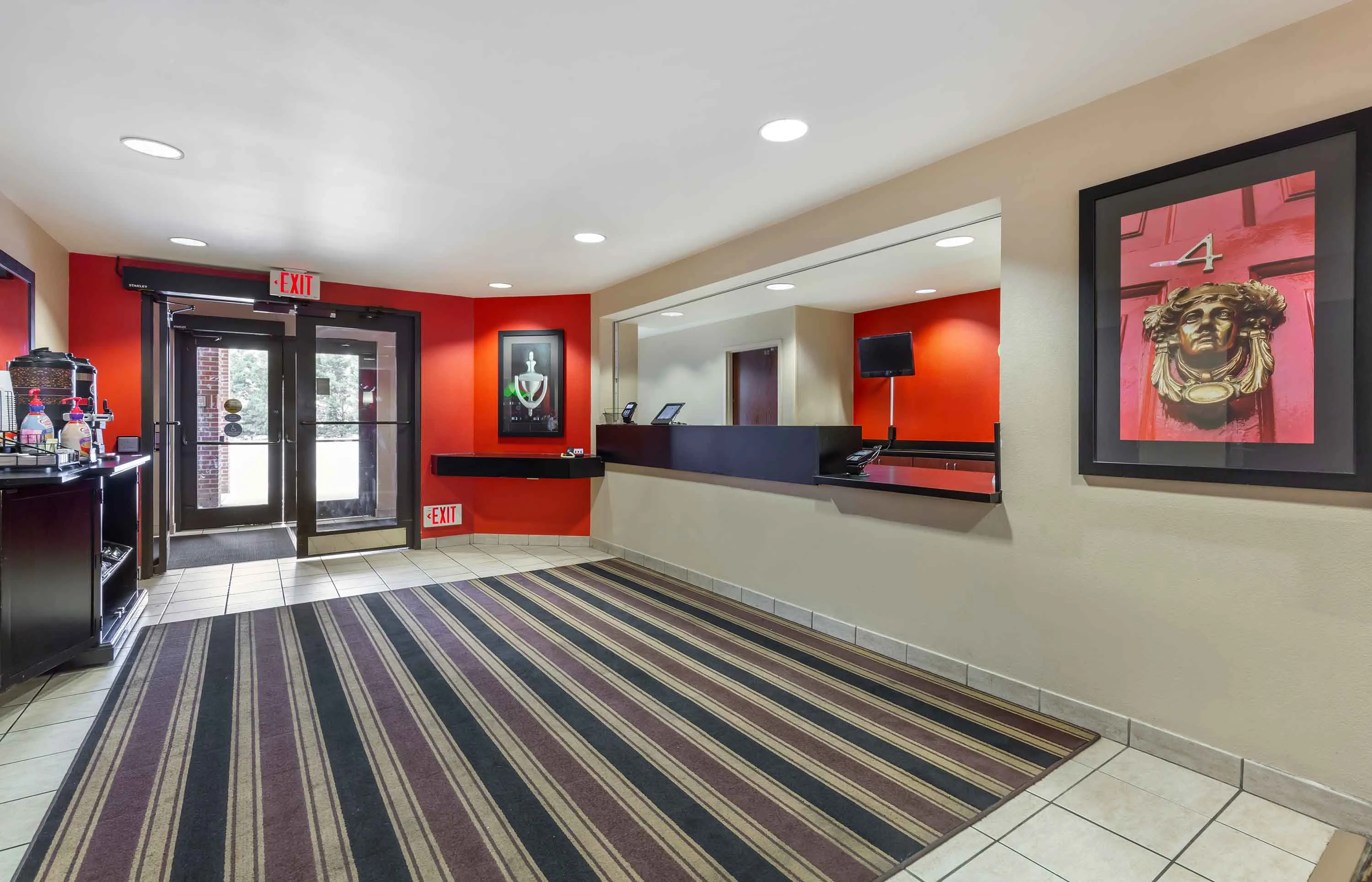 Lobby and Guest Check-in