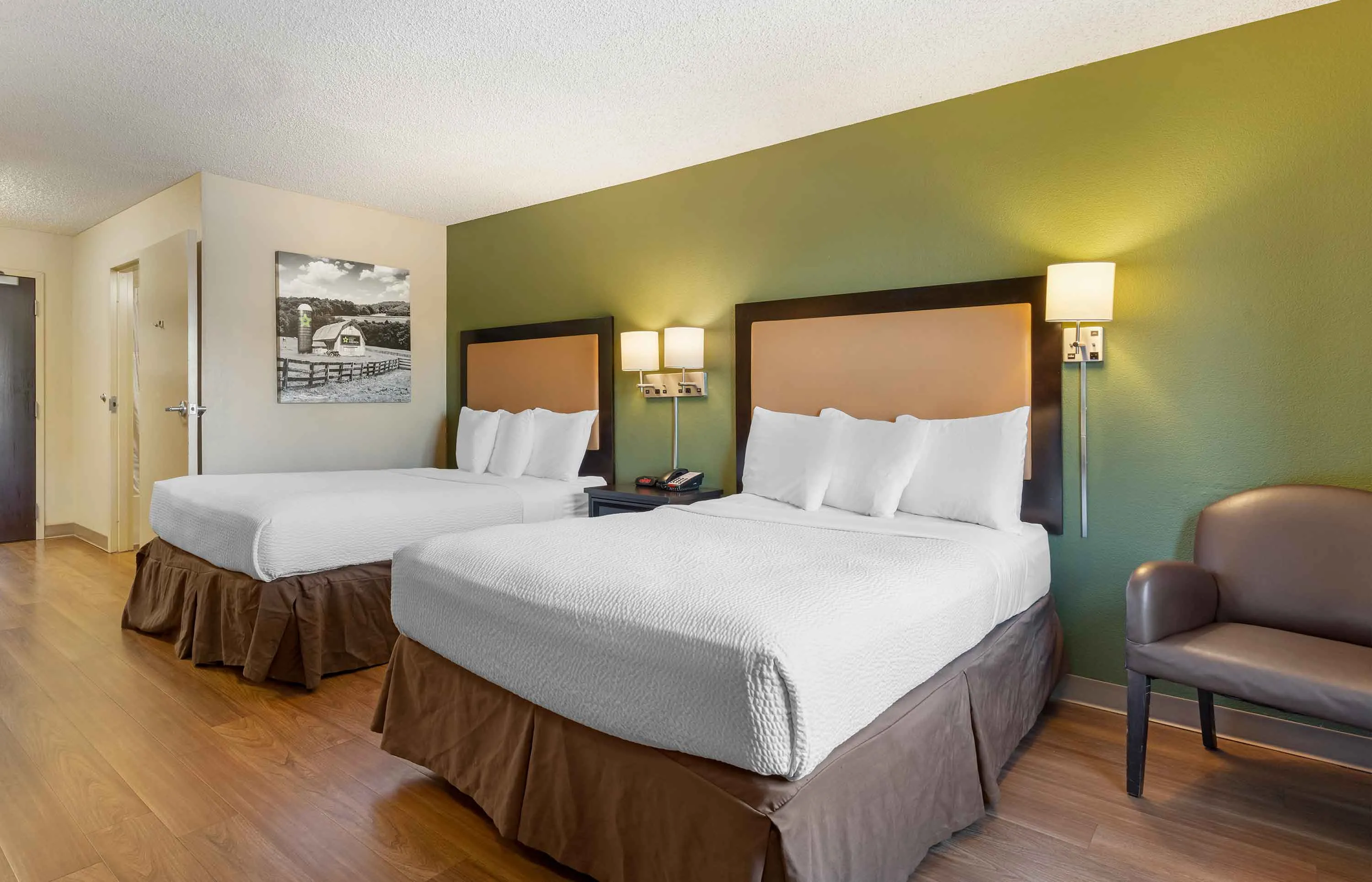 Studio Suite - 2 Full Beds