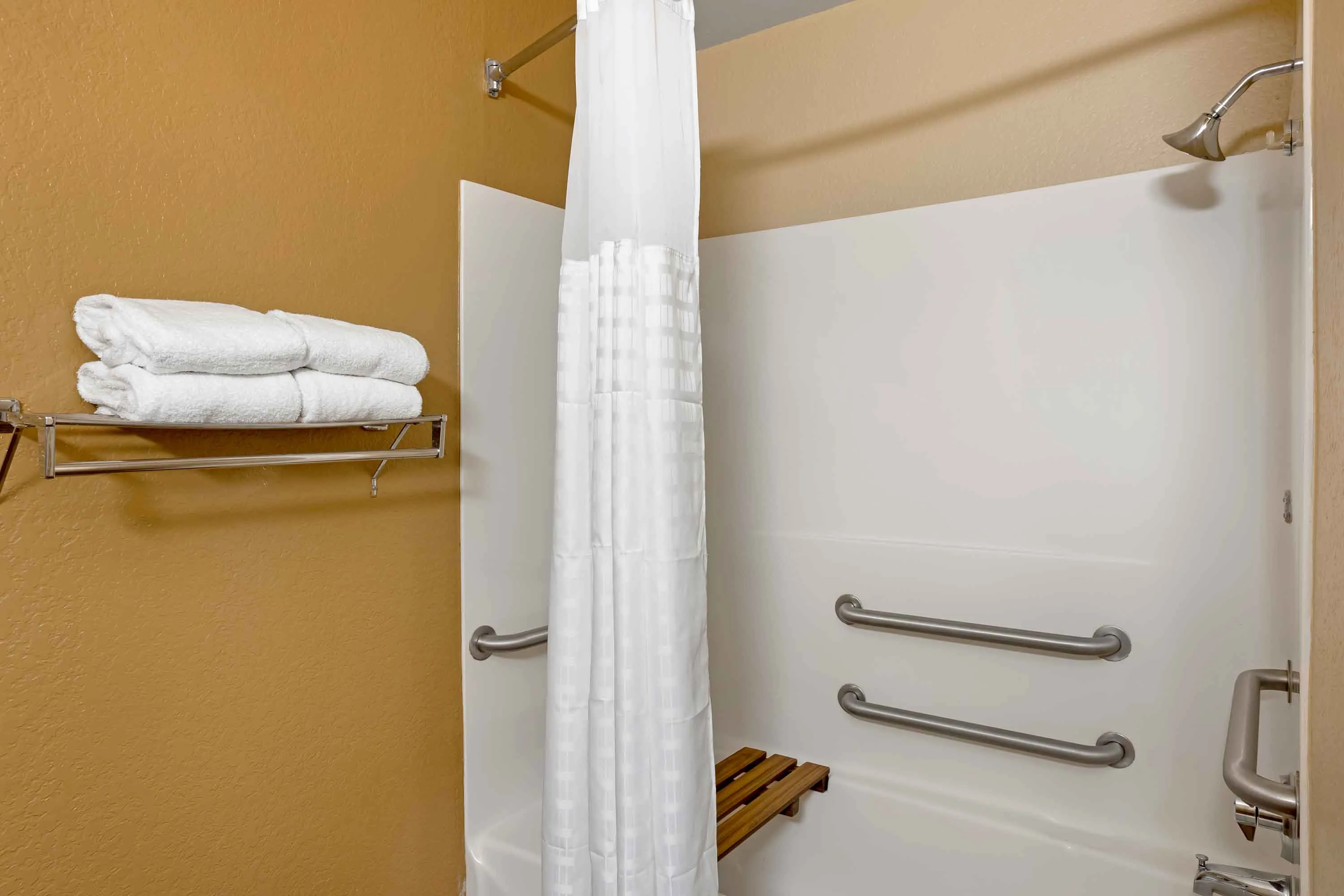 Studio Suite - 1 Queen Bed