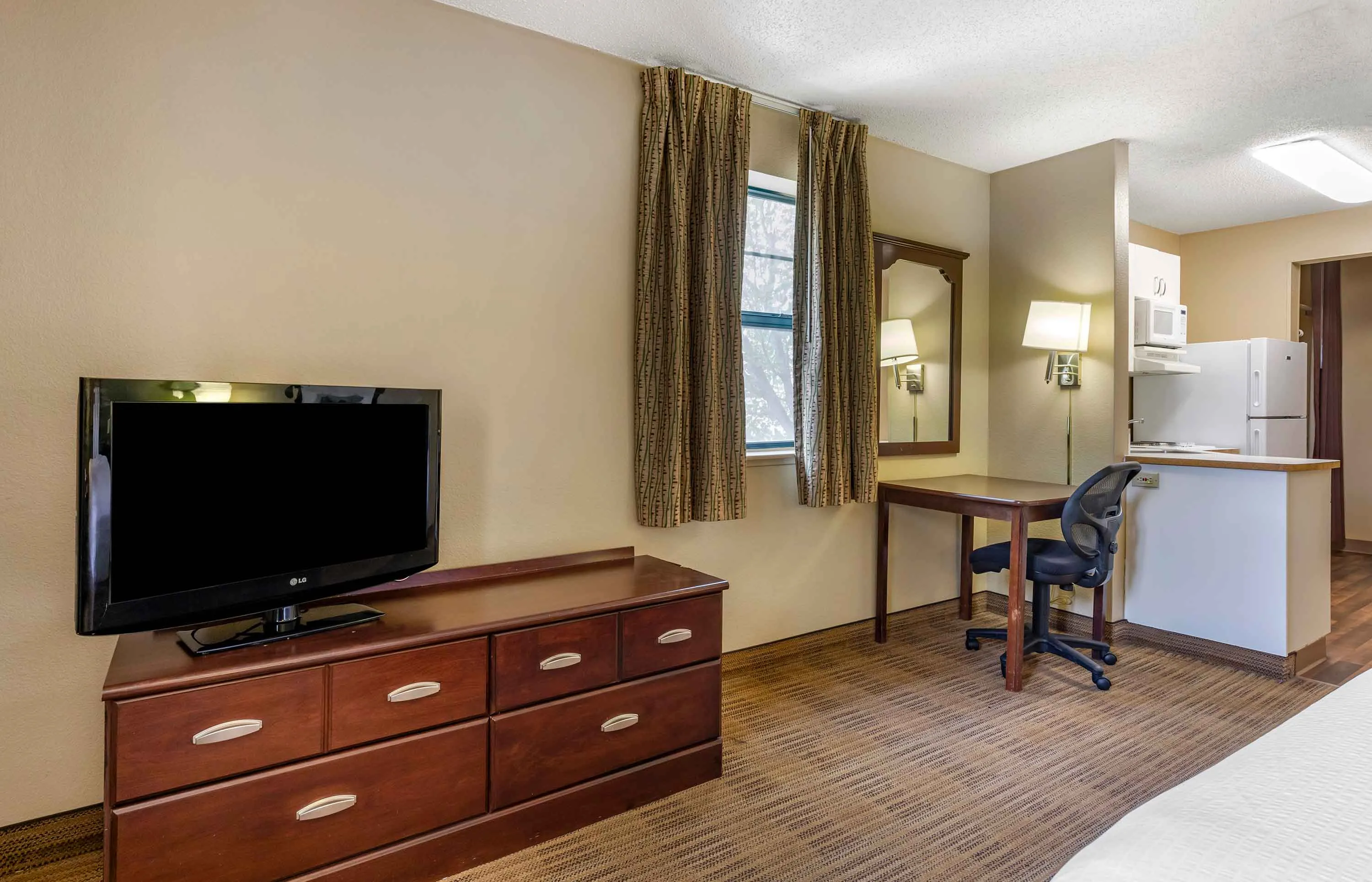 Studio Suite - 1 Queen Bed