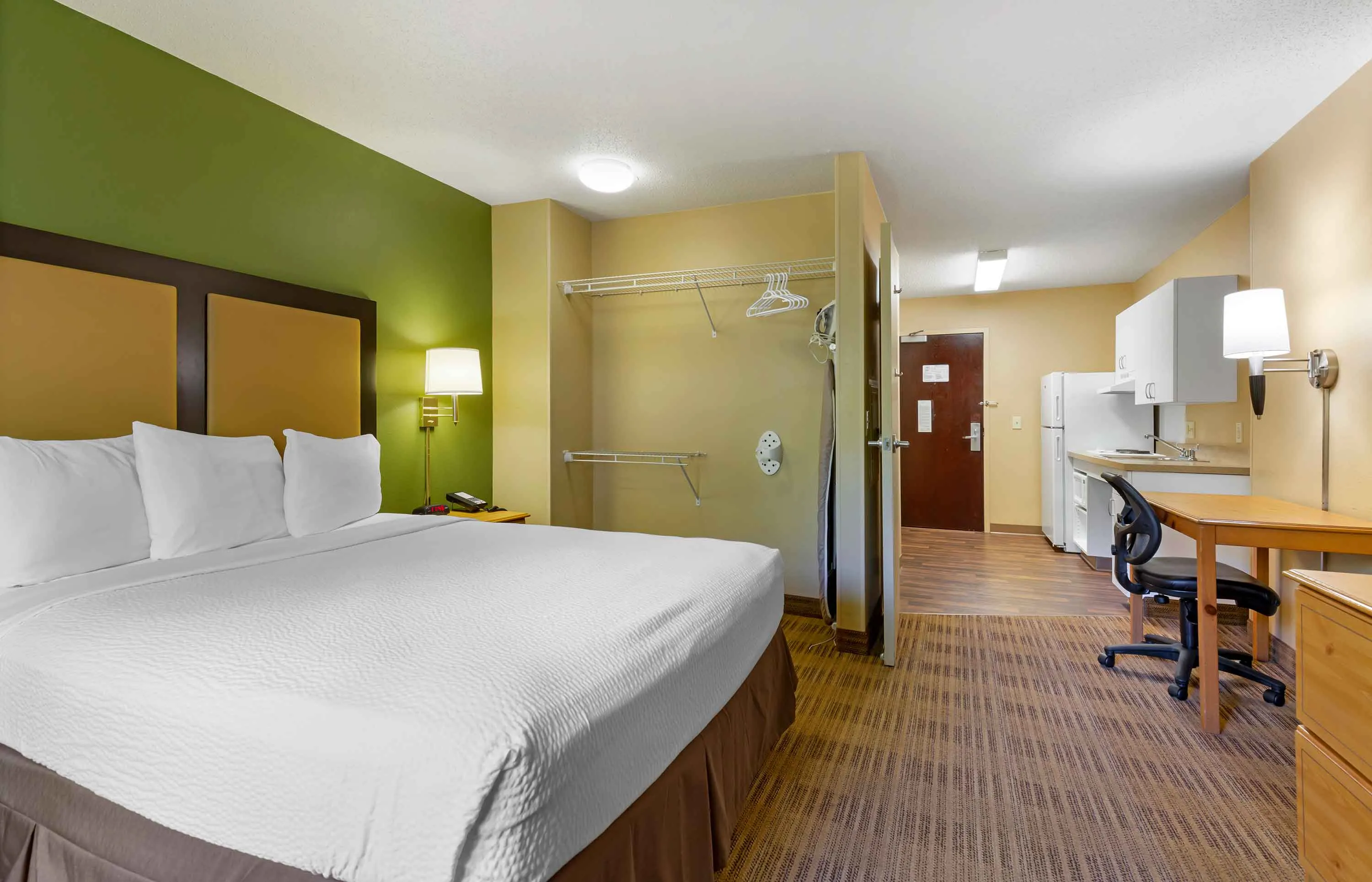 Studio Suite - 1 Queen Bed