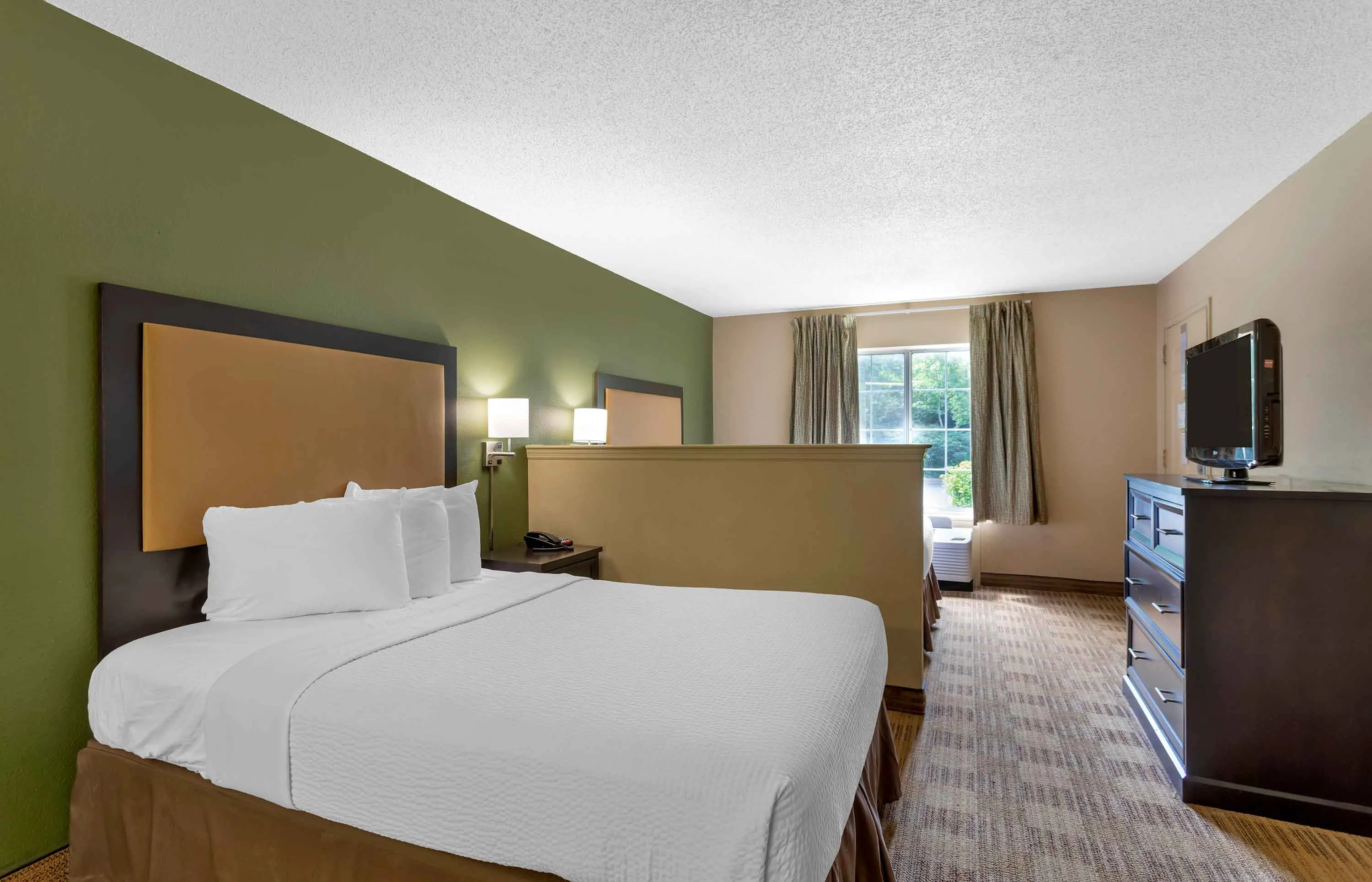 Studio Suite - 2 Full Beds