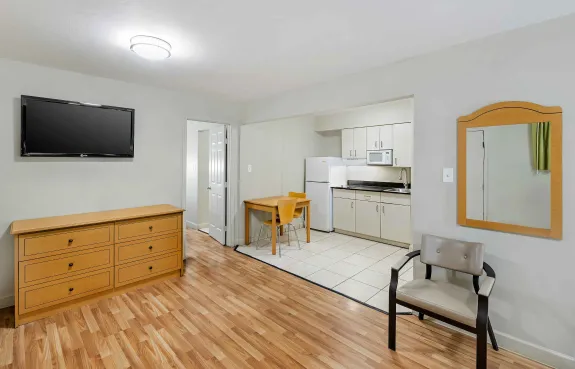 Studio Suite - 1 King and 1 Full Bed