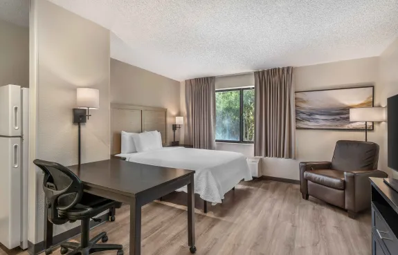 Studio Suite - 1 Queen Bed