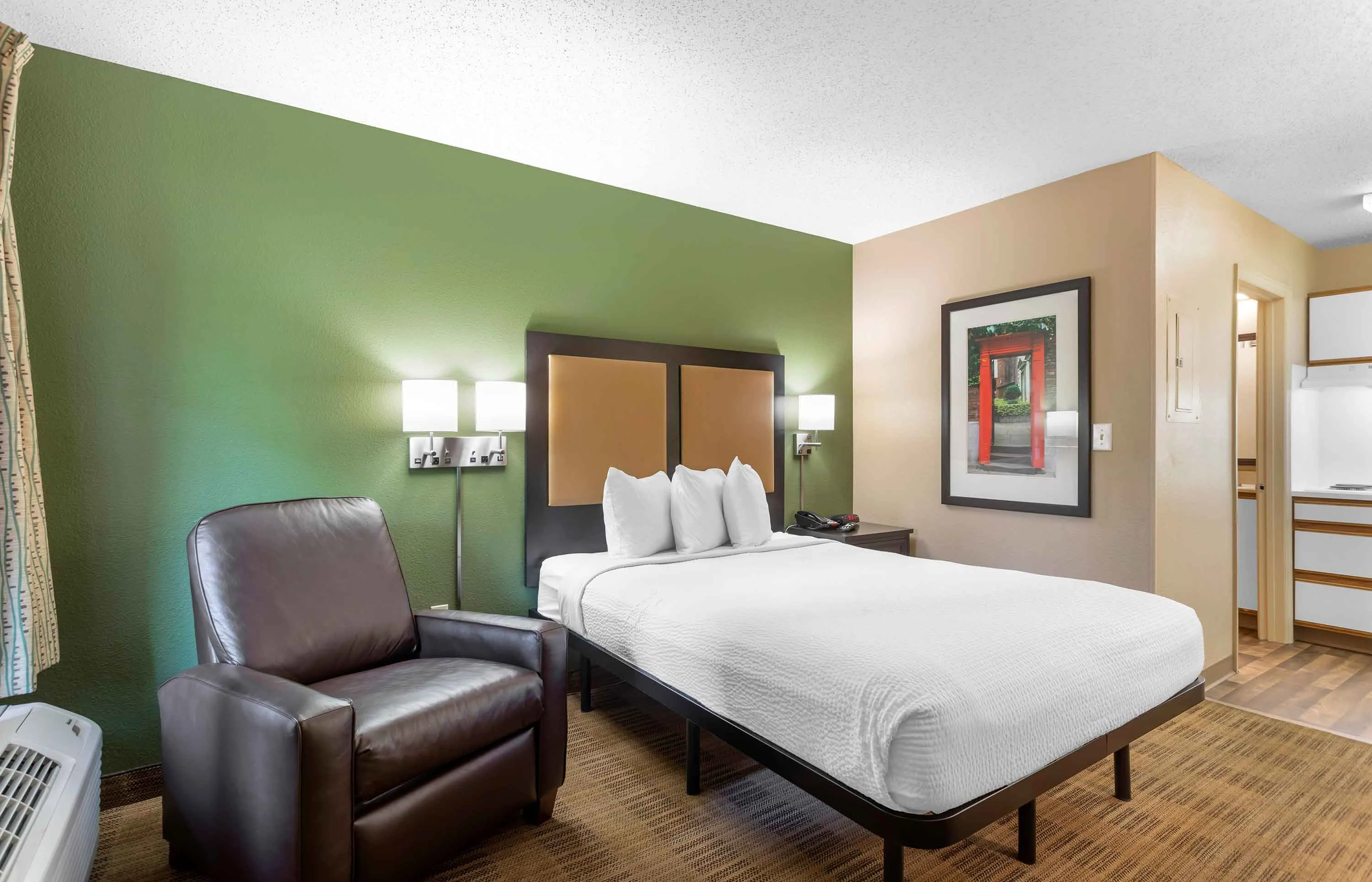 Studio Suite - 1 Queen Bed