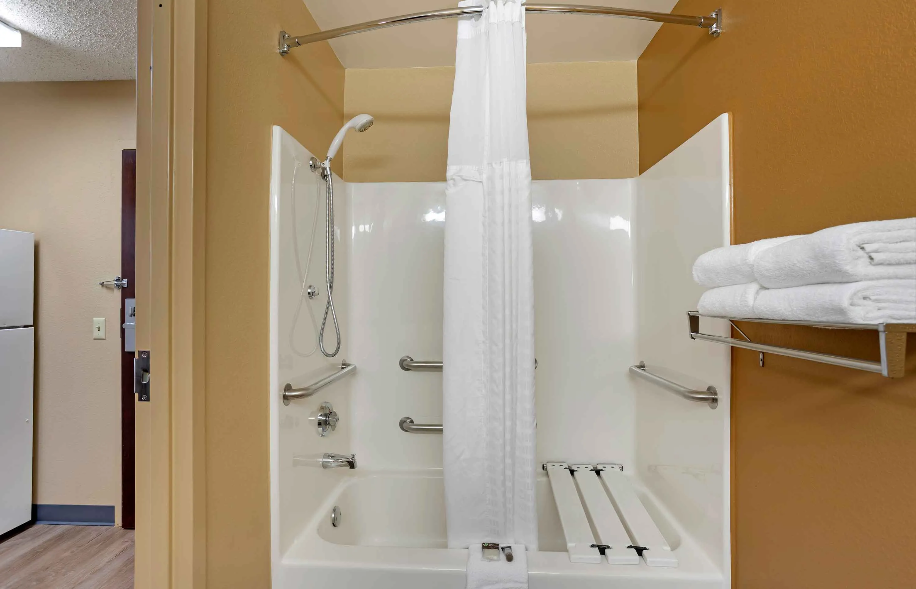 Studio Suite - 2 Full Beds