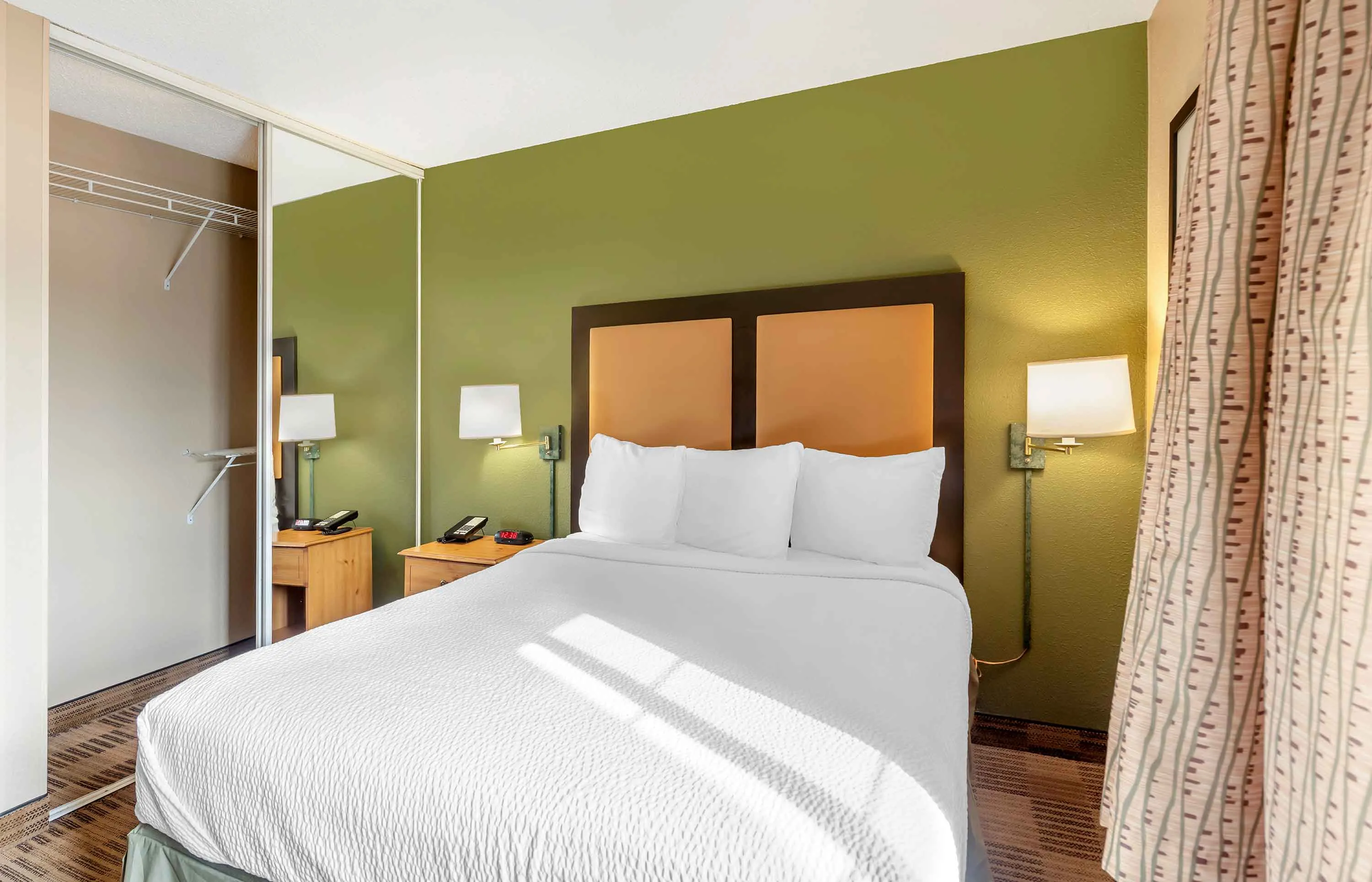 Studio Suite - 1 Queen Bed