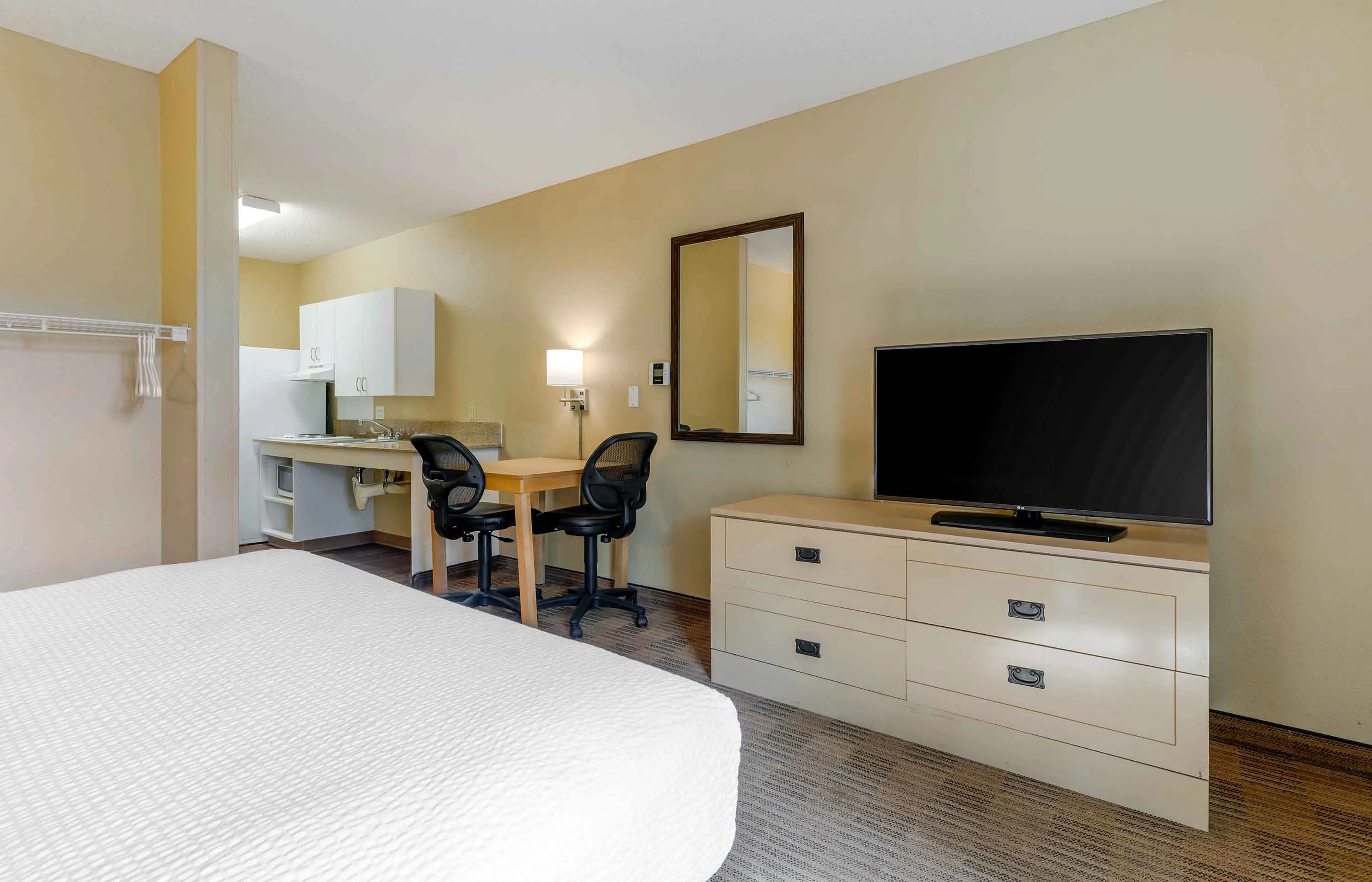 Studio Suite - 1 Queen Bed