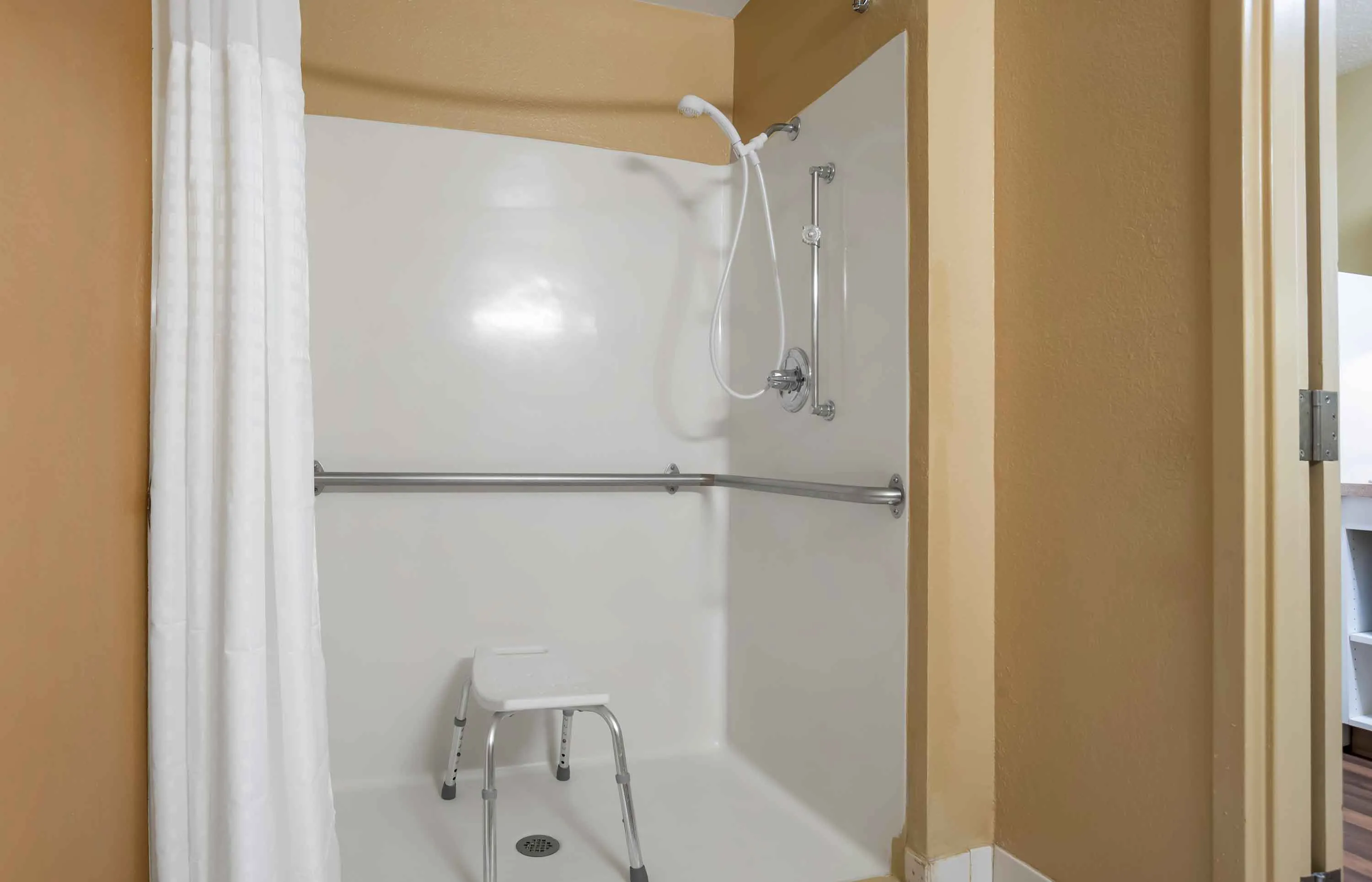 Studio Suite - 2 Full Beds