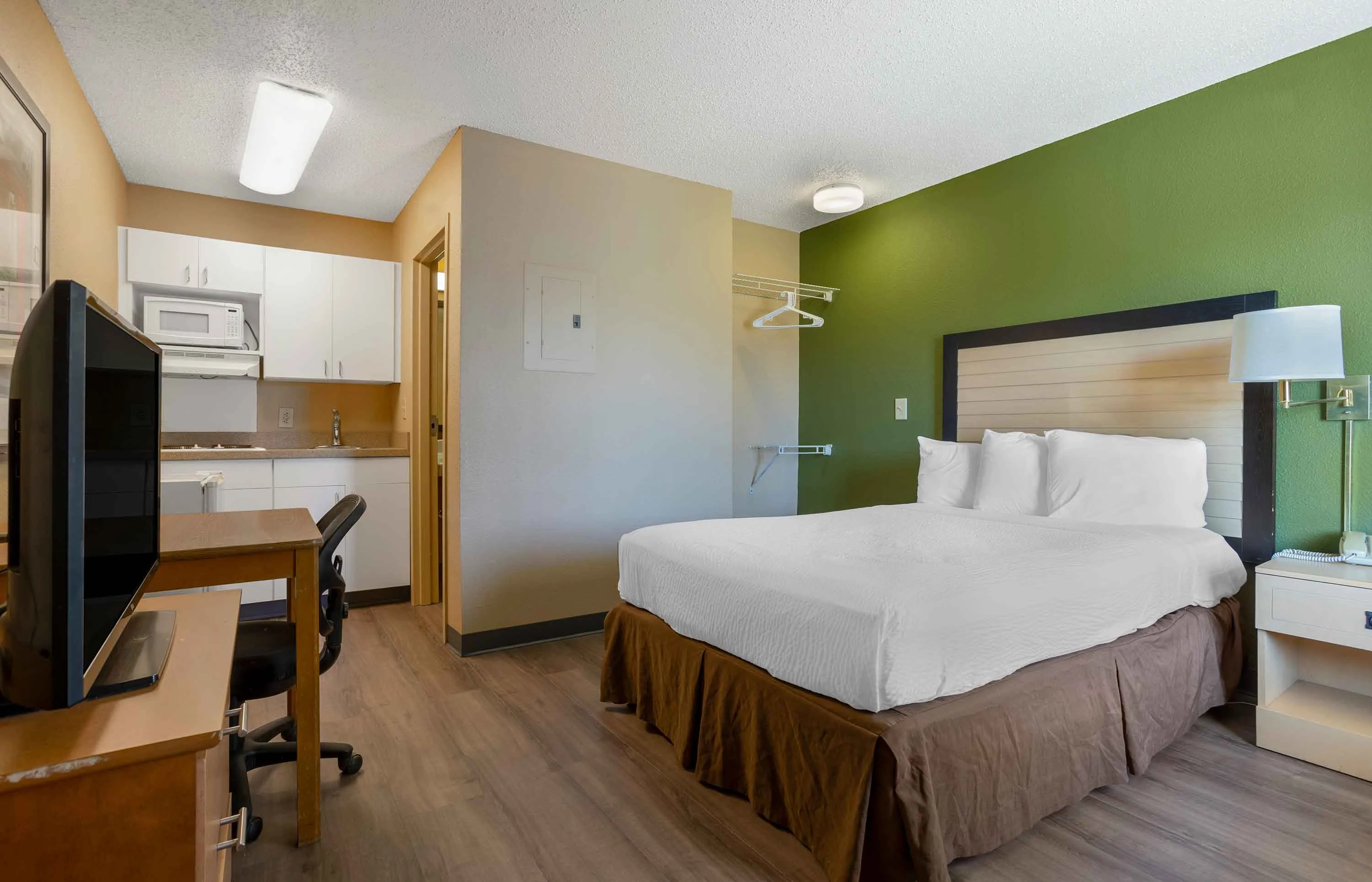 Studio Suite - 1 Full Bed
