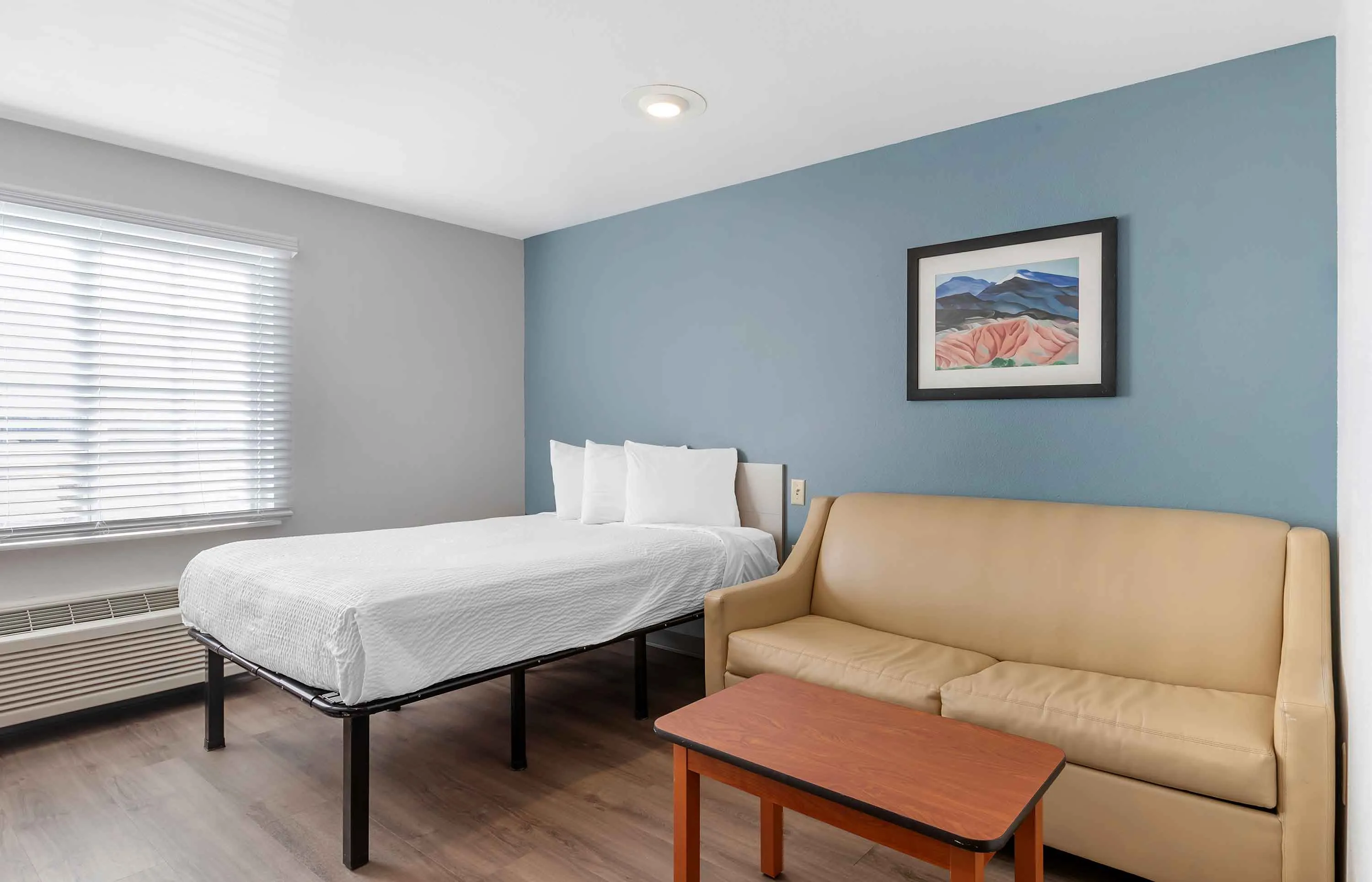 Deluxe Studio - 1 Full Bed