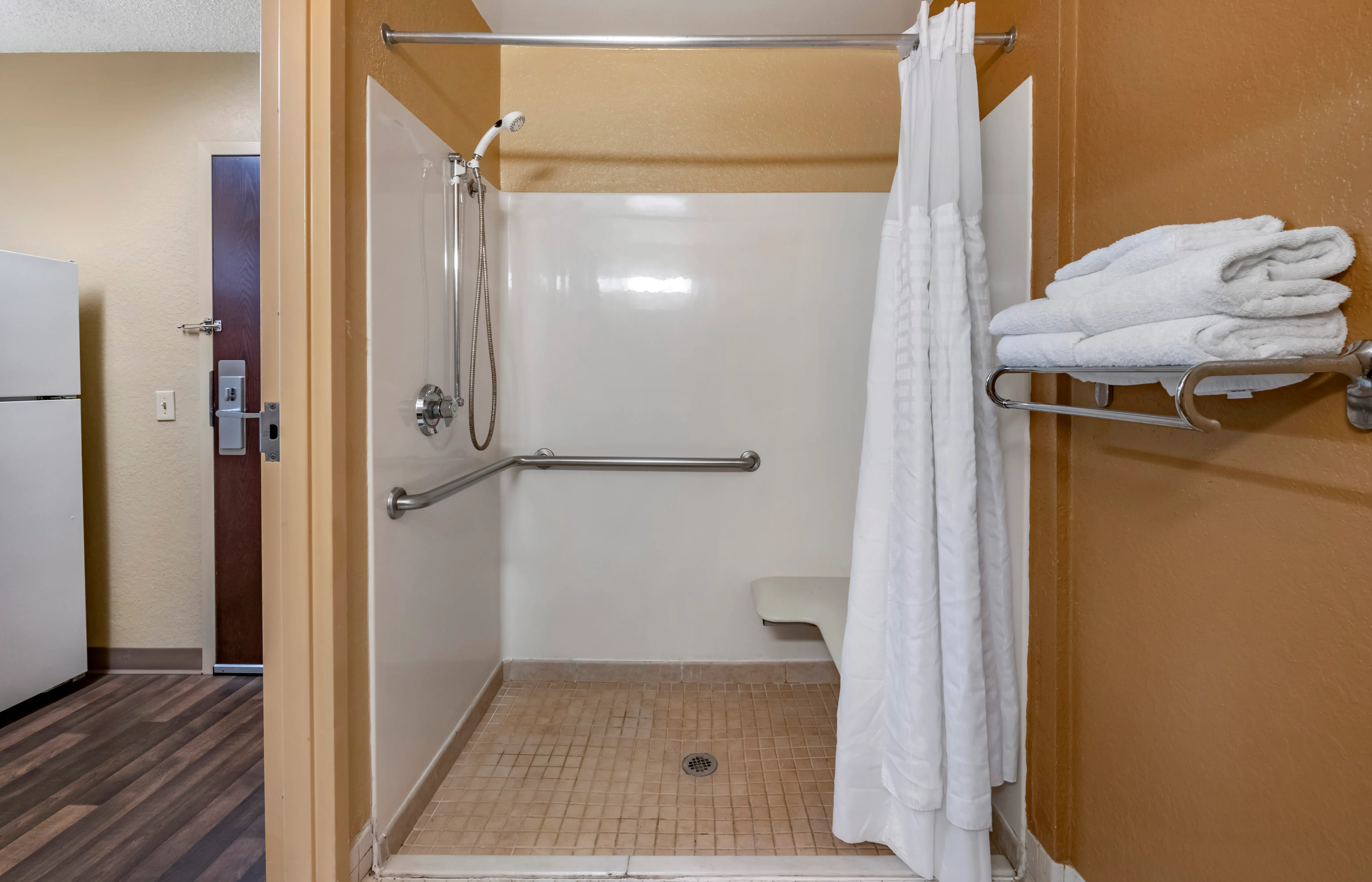 Studio Suite - 1 Queen Bed