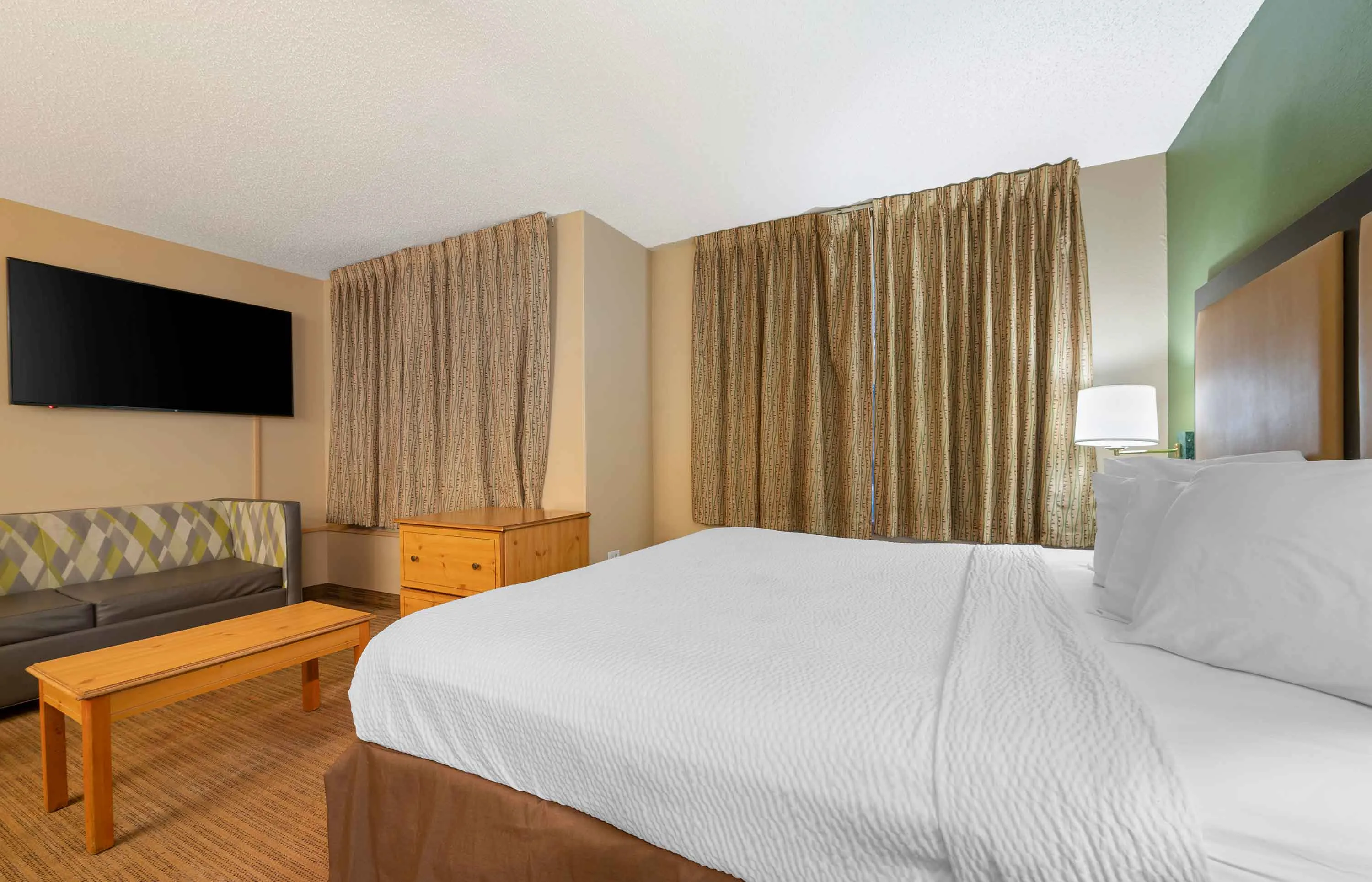 Superior Studio - 1 King Bed