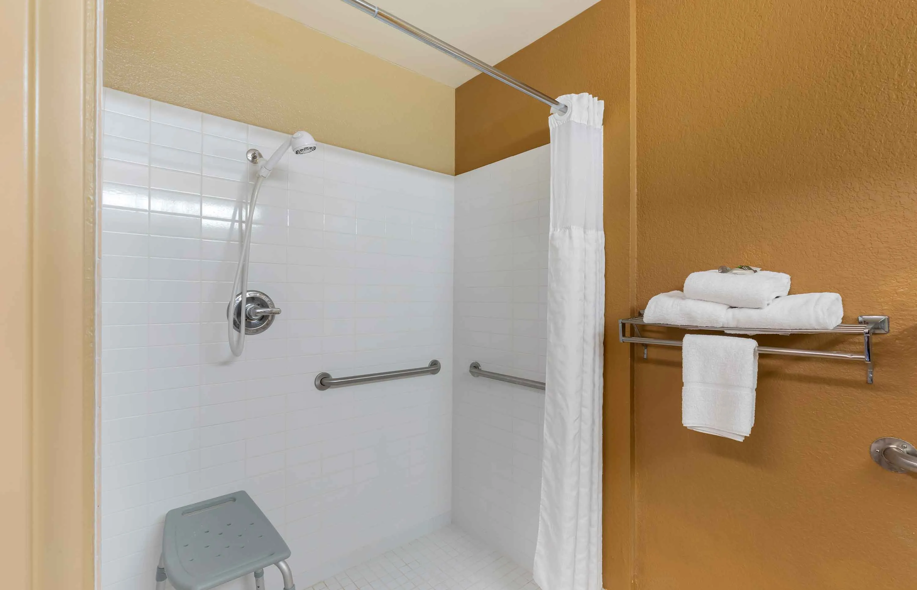 Studio Suite - 1 Queen Bed
