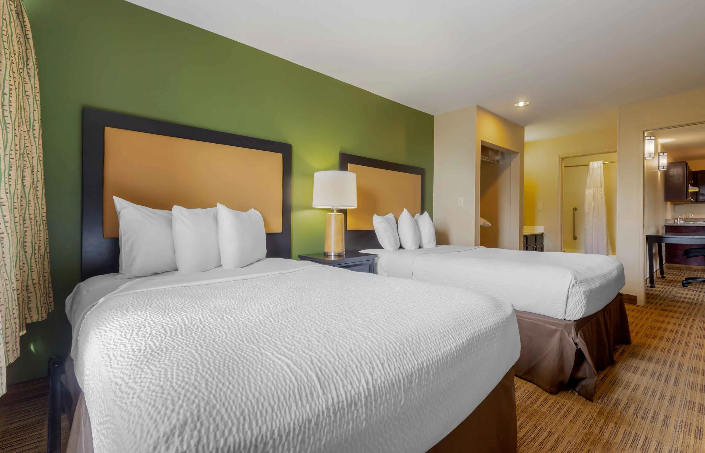Deluxe Studio - 2 Full Beds