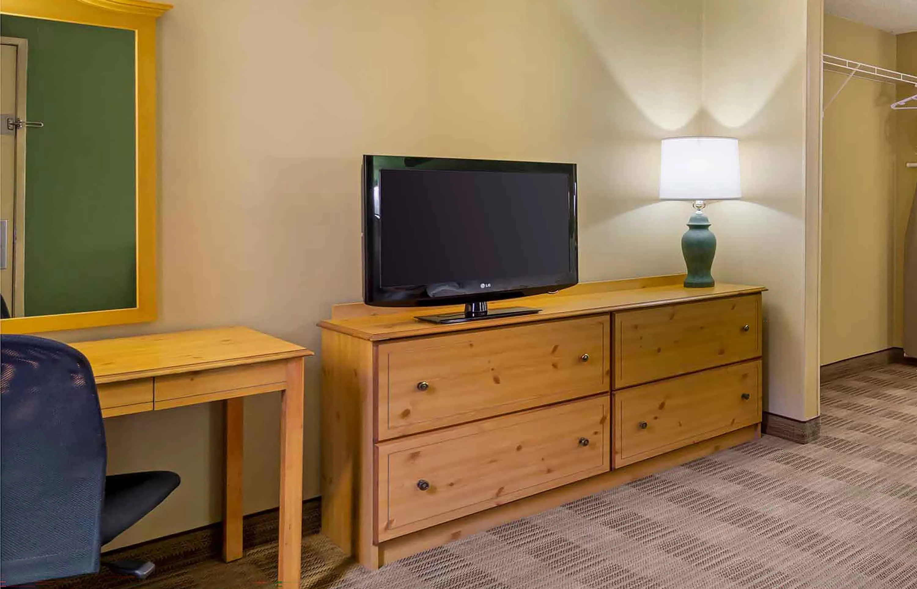 Studio Suite - 1 Queen Bed