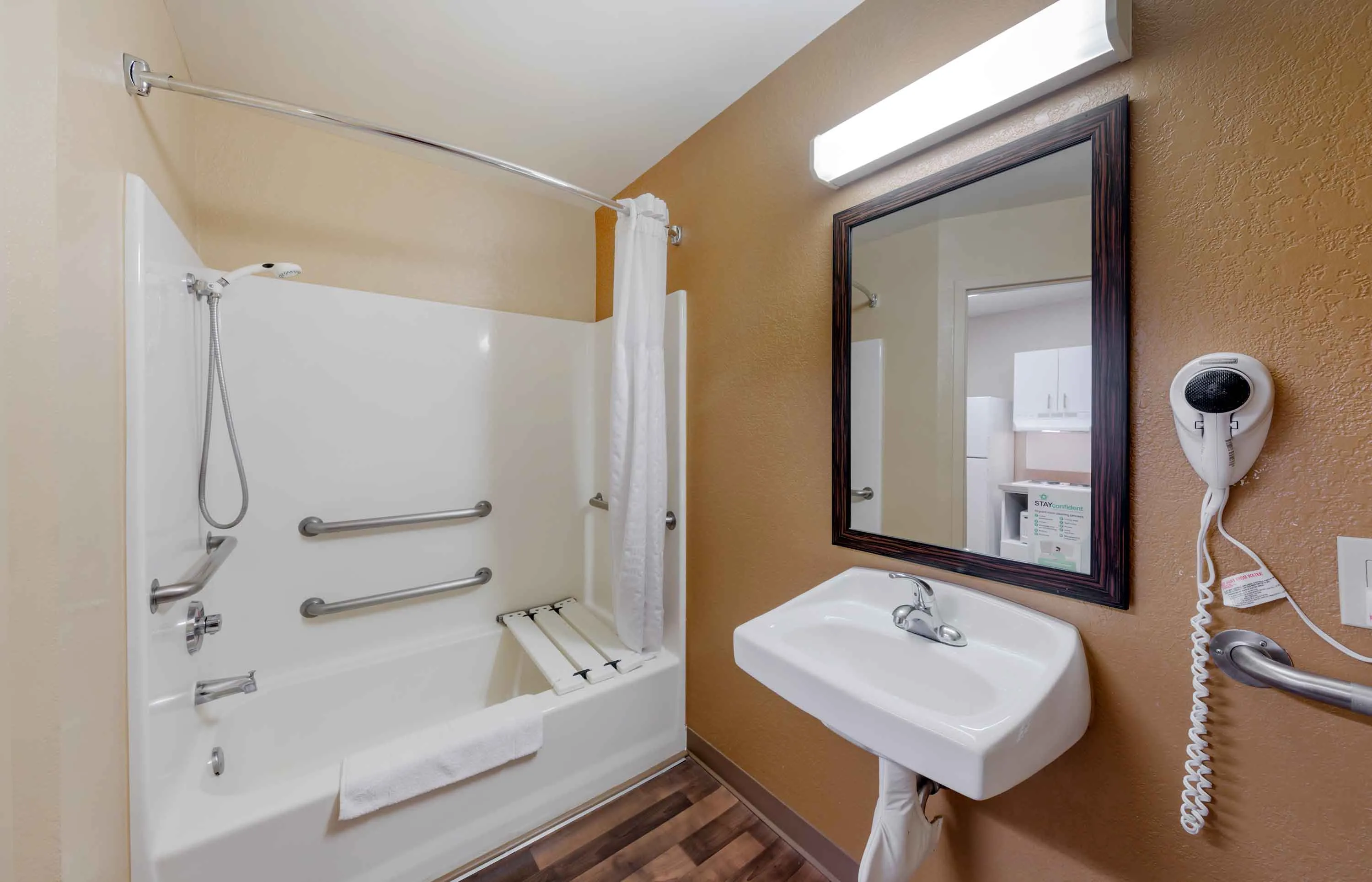 Studio Suite - 1 Queen Bed