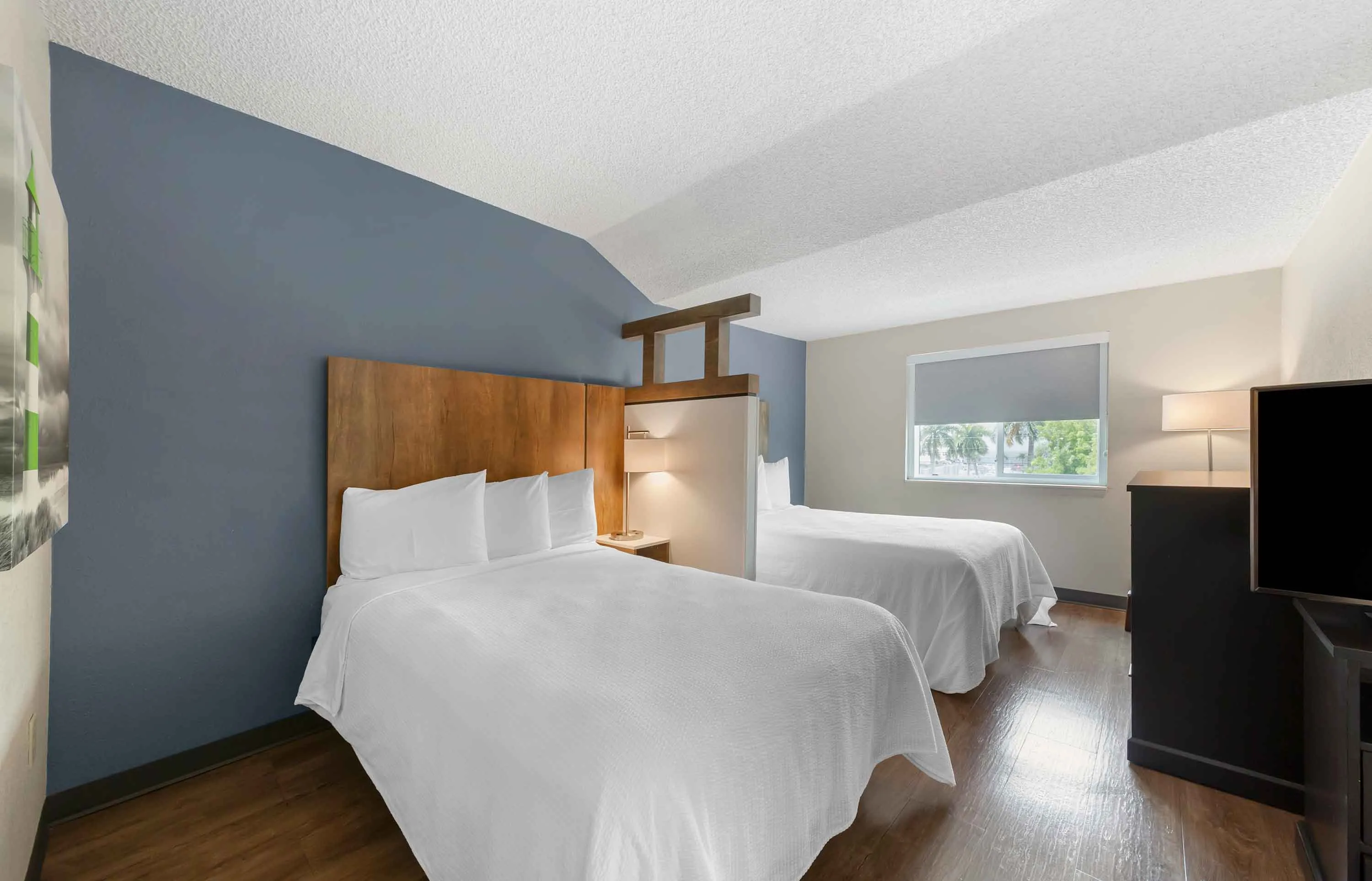 Deluxe Studio - 2 Queen Beds