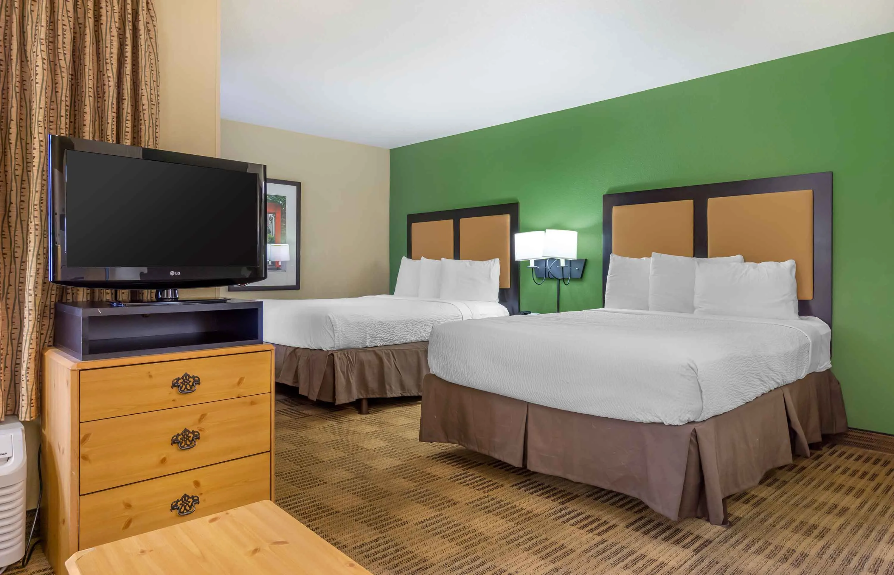 Deluxe Studio - 2 Queen Beds