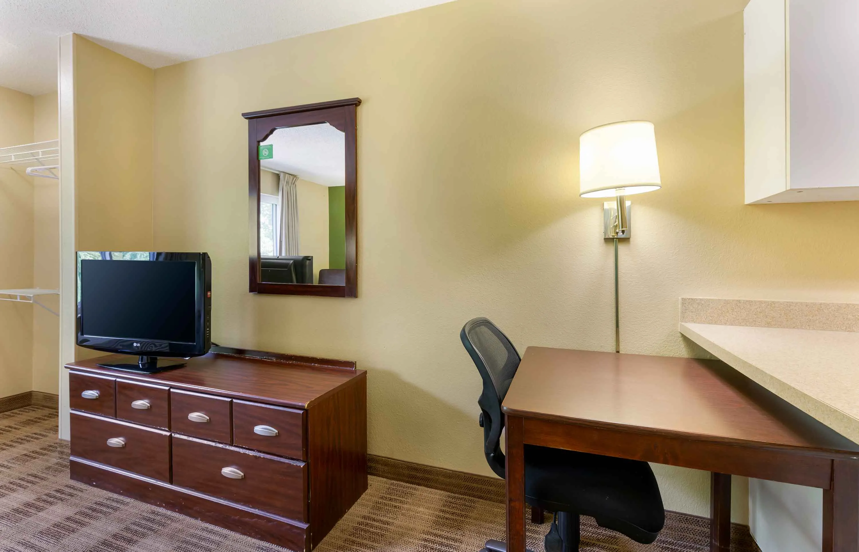 Studio Suite - 1 Queen Bed