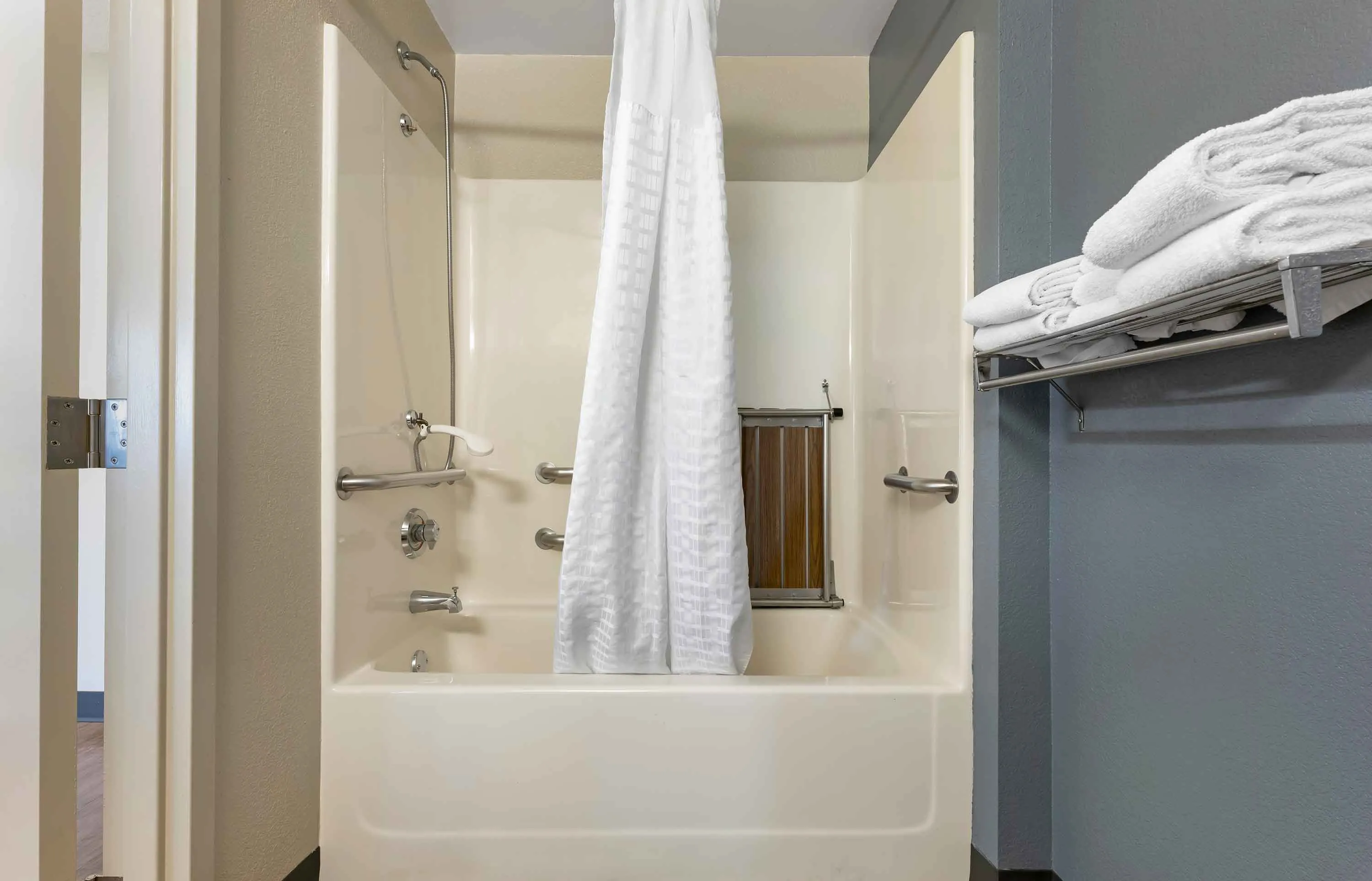 Studio Suite - 1 Queen Bed
