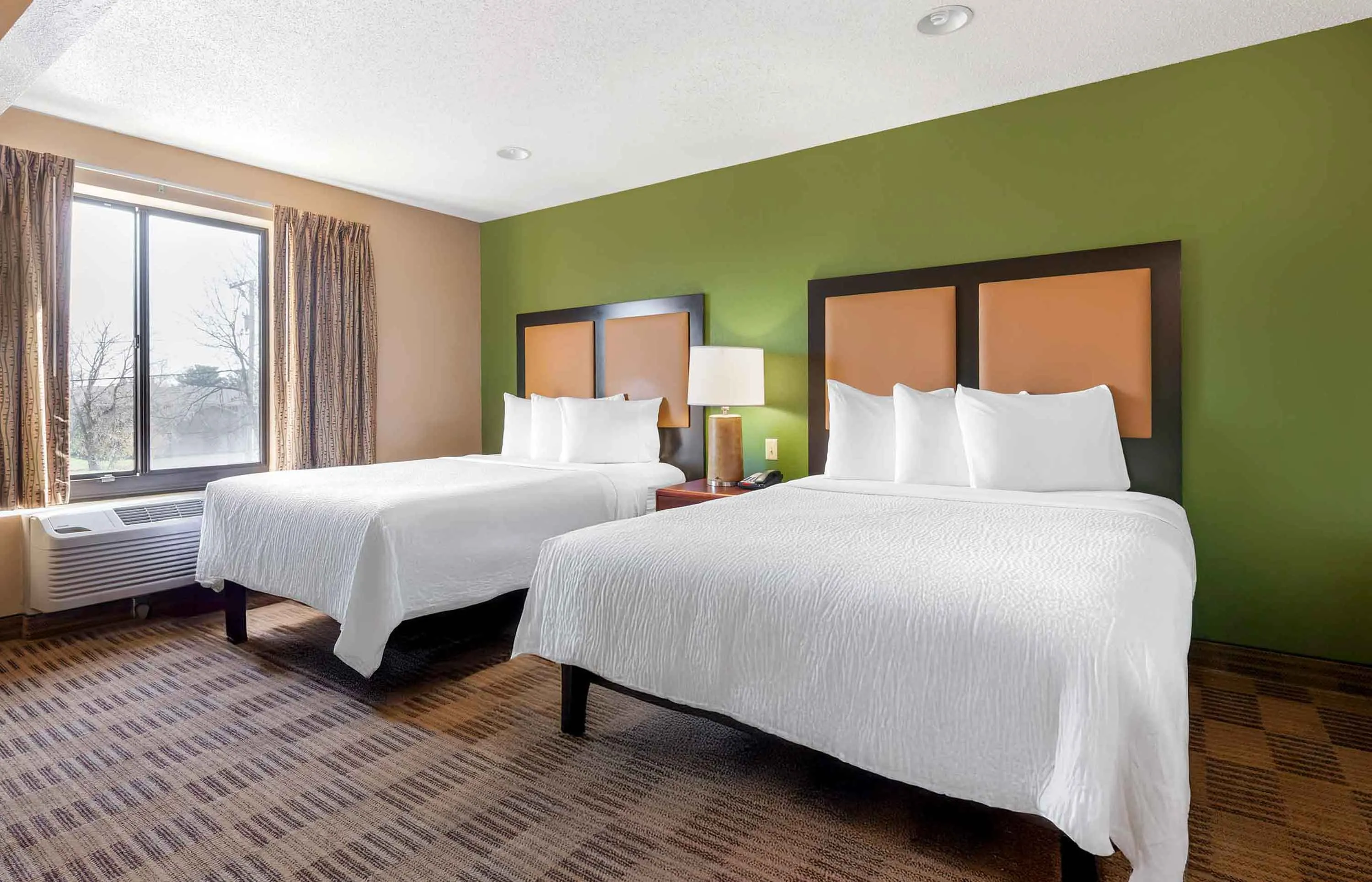 Deluxe Studio - 2 Full Beds
