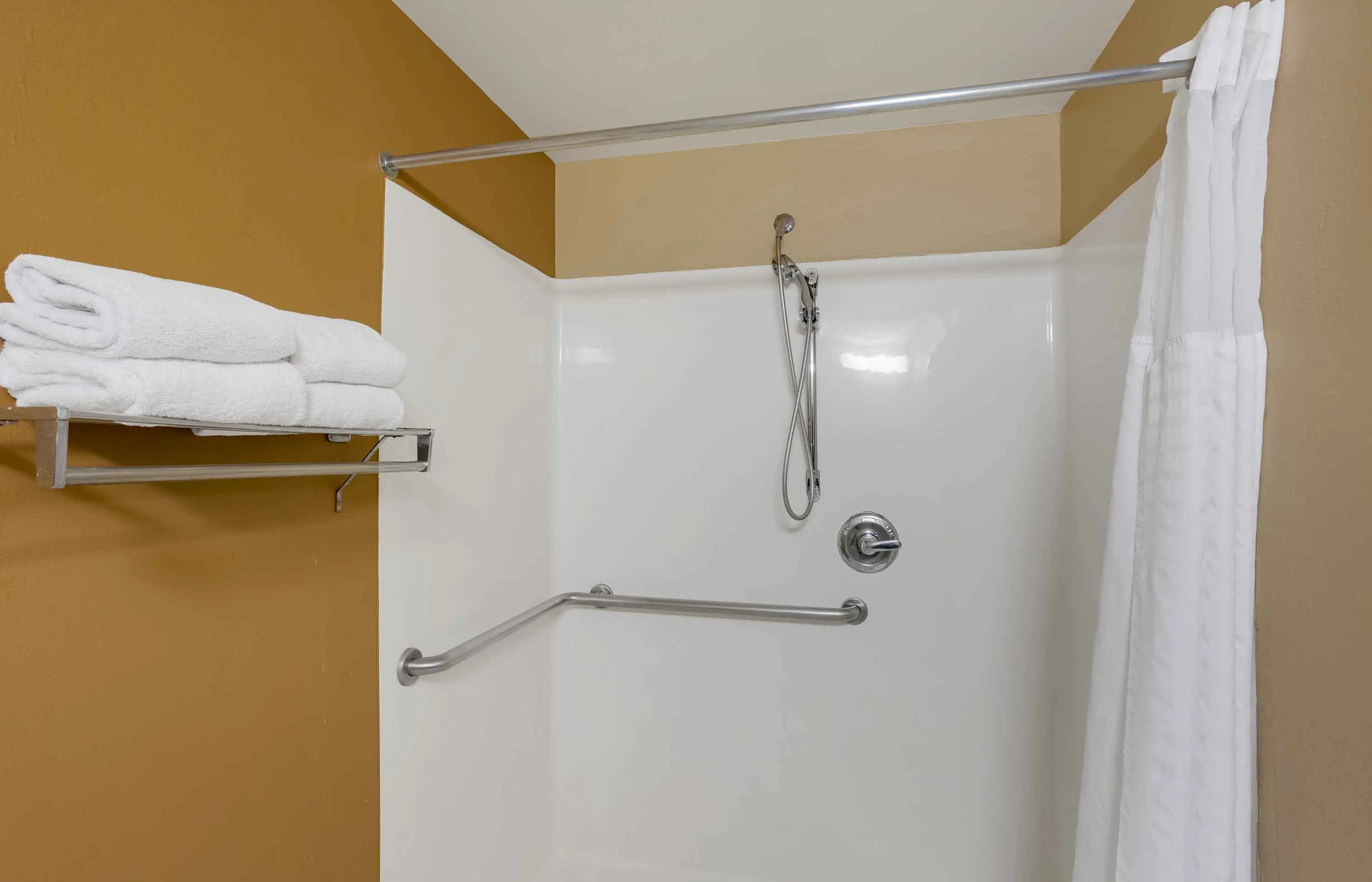 Studio Suite - 2 Twin Beds