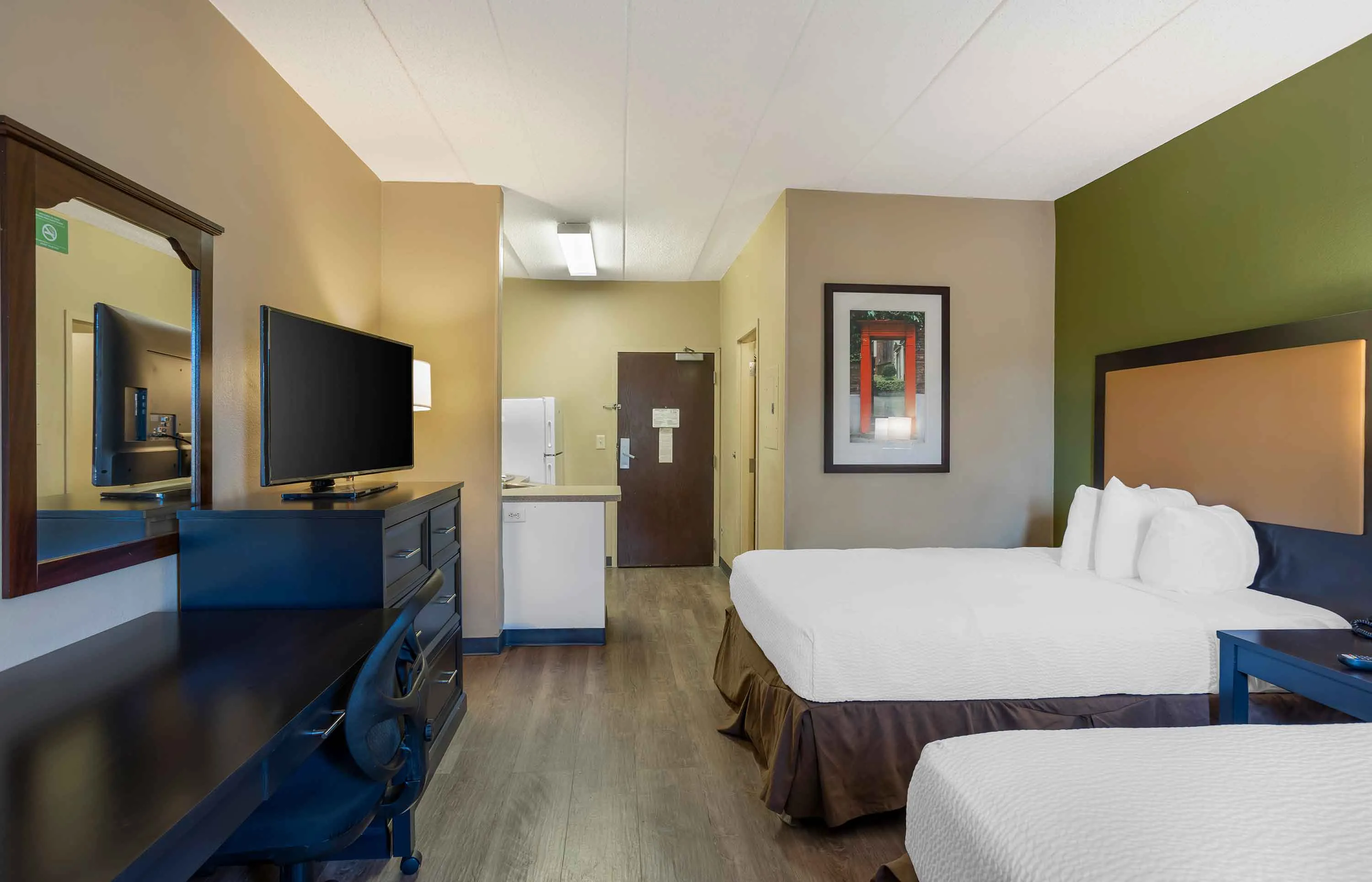 Studio Suite - 2 Full Beds