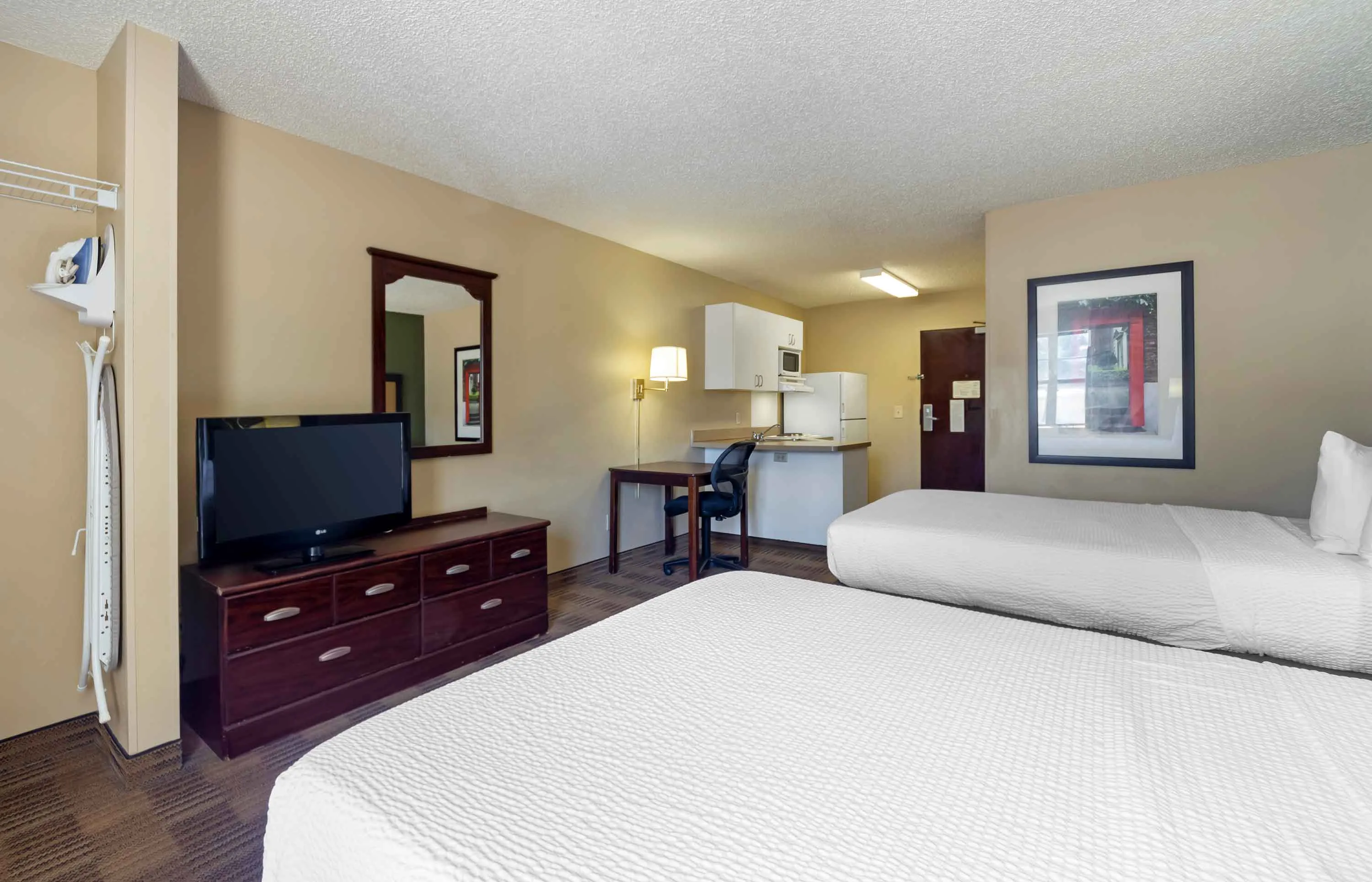 Studio Suite - 2 Full Beds