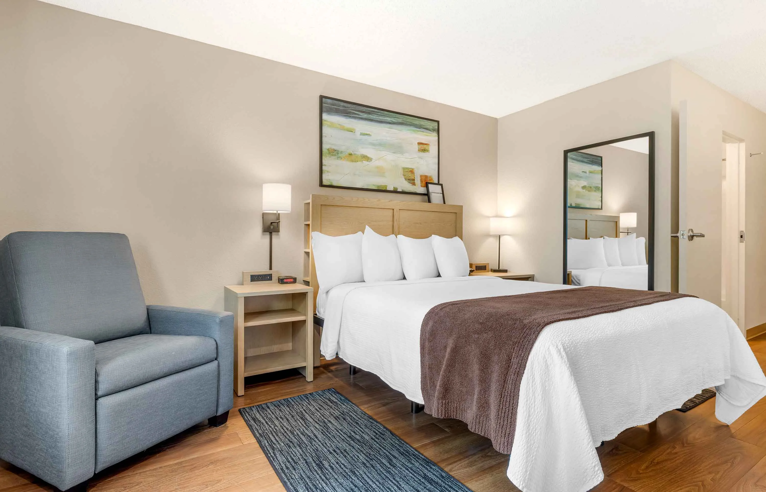 Studio Suite - 1 Queen Bed