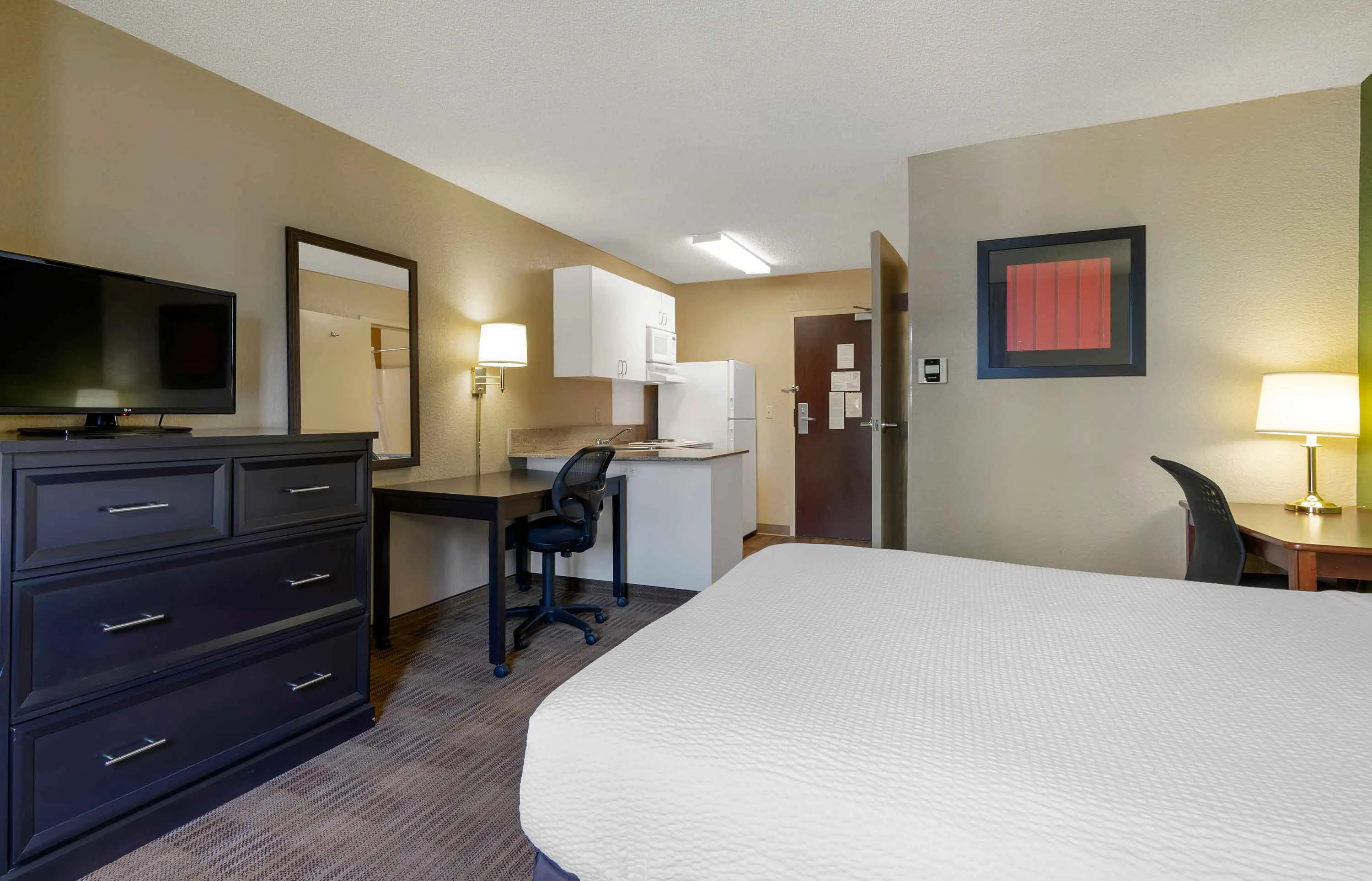 Studio Suite - 1 Queen Bed