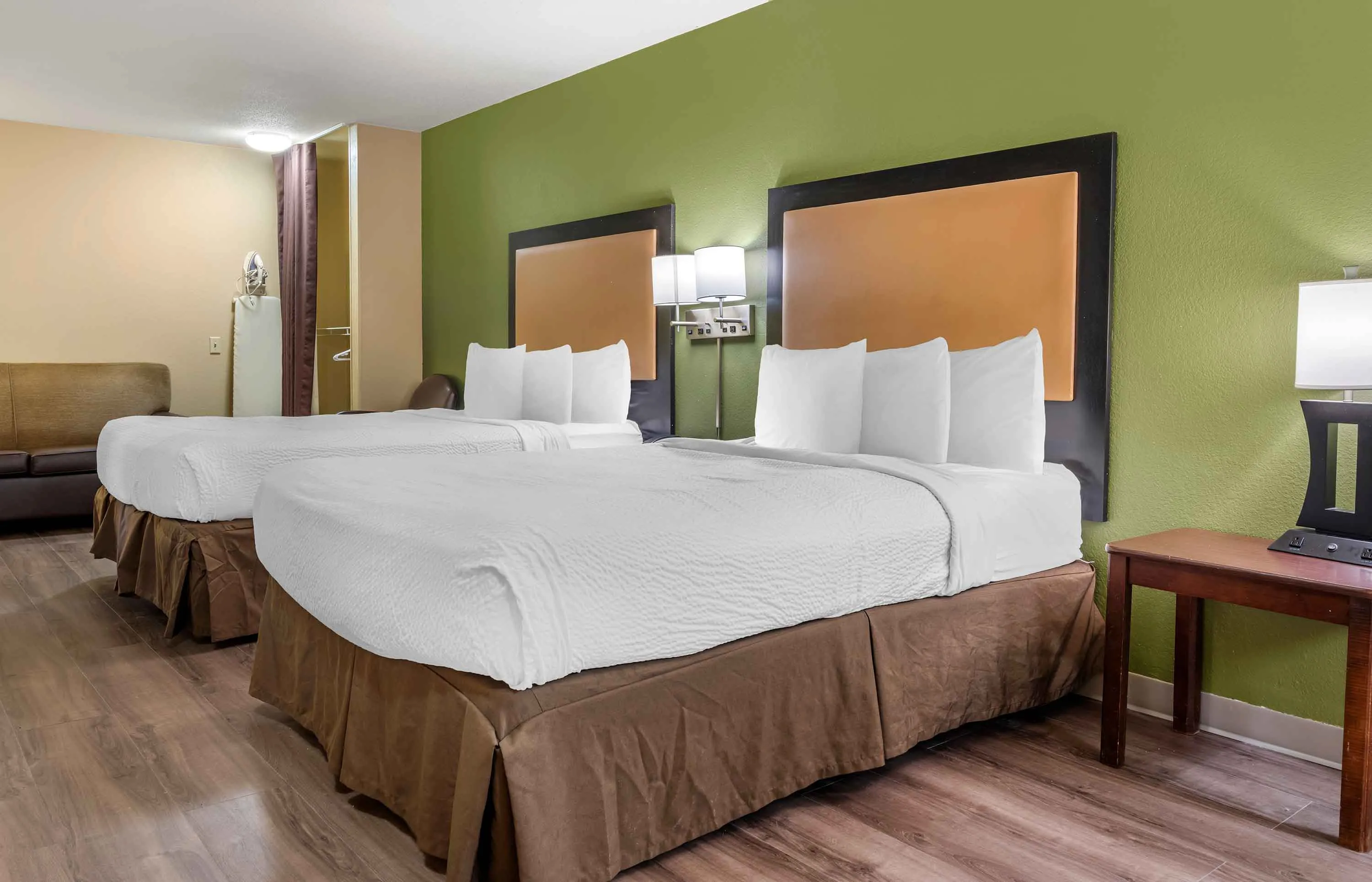 Studio Suite - 2 Full Beds