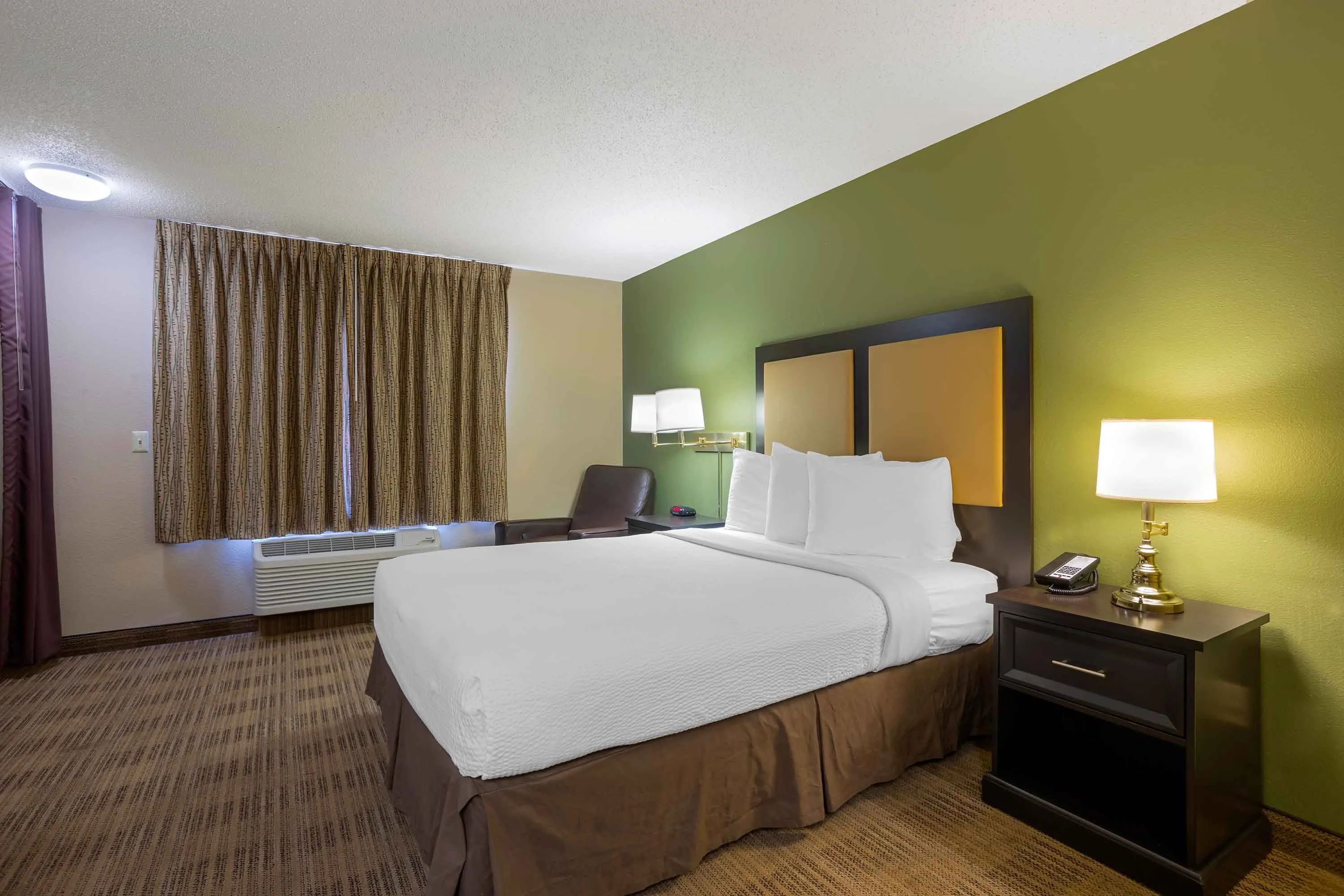 Studio Suite - 1 Queen Bed