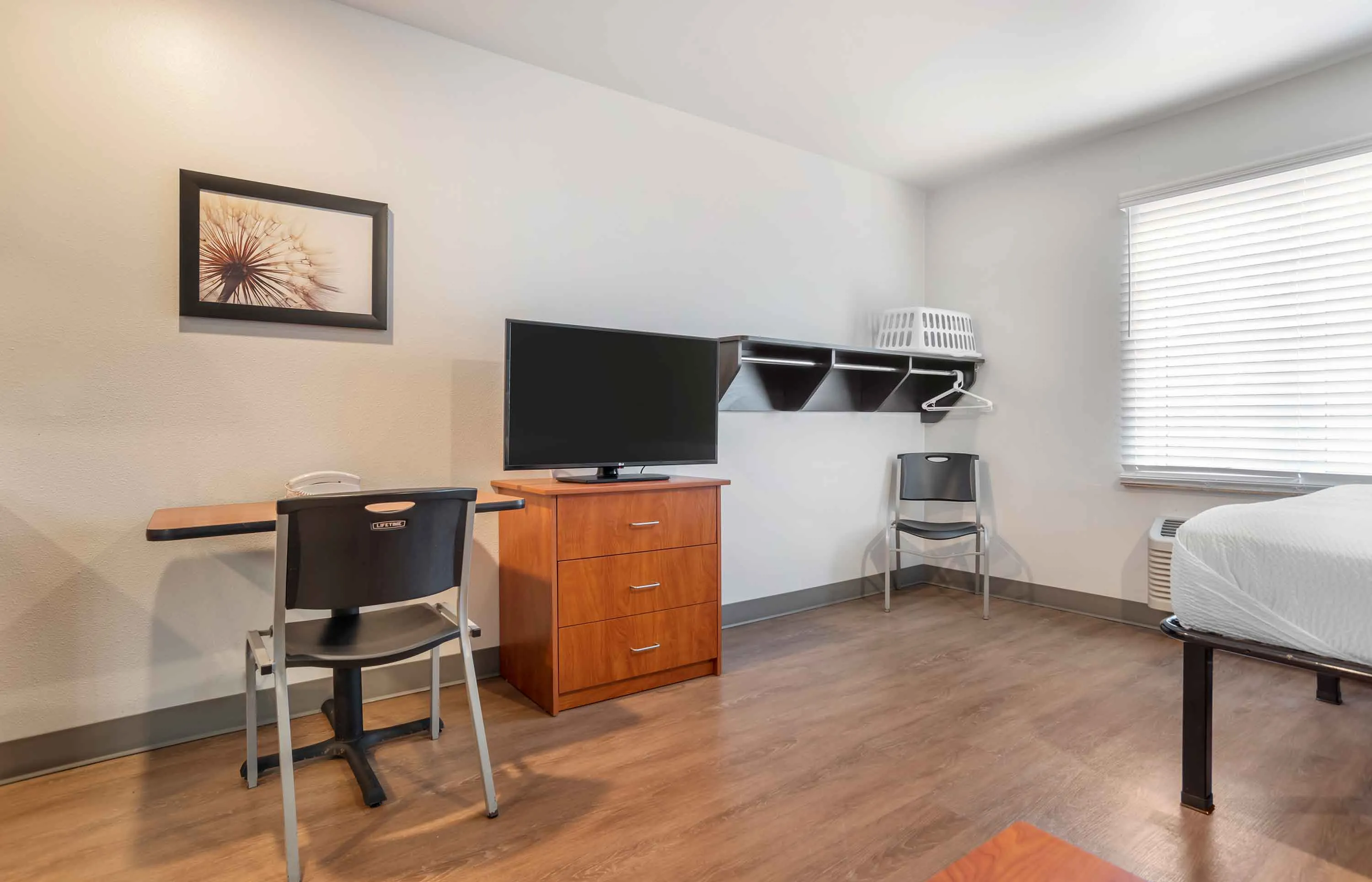 Deluxe Studio - 1 Full Bed