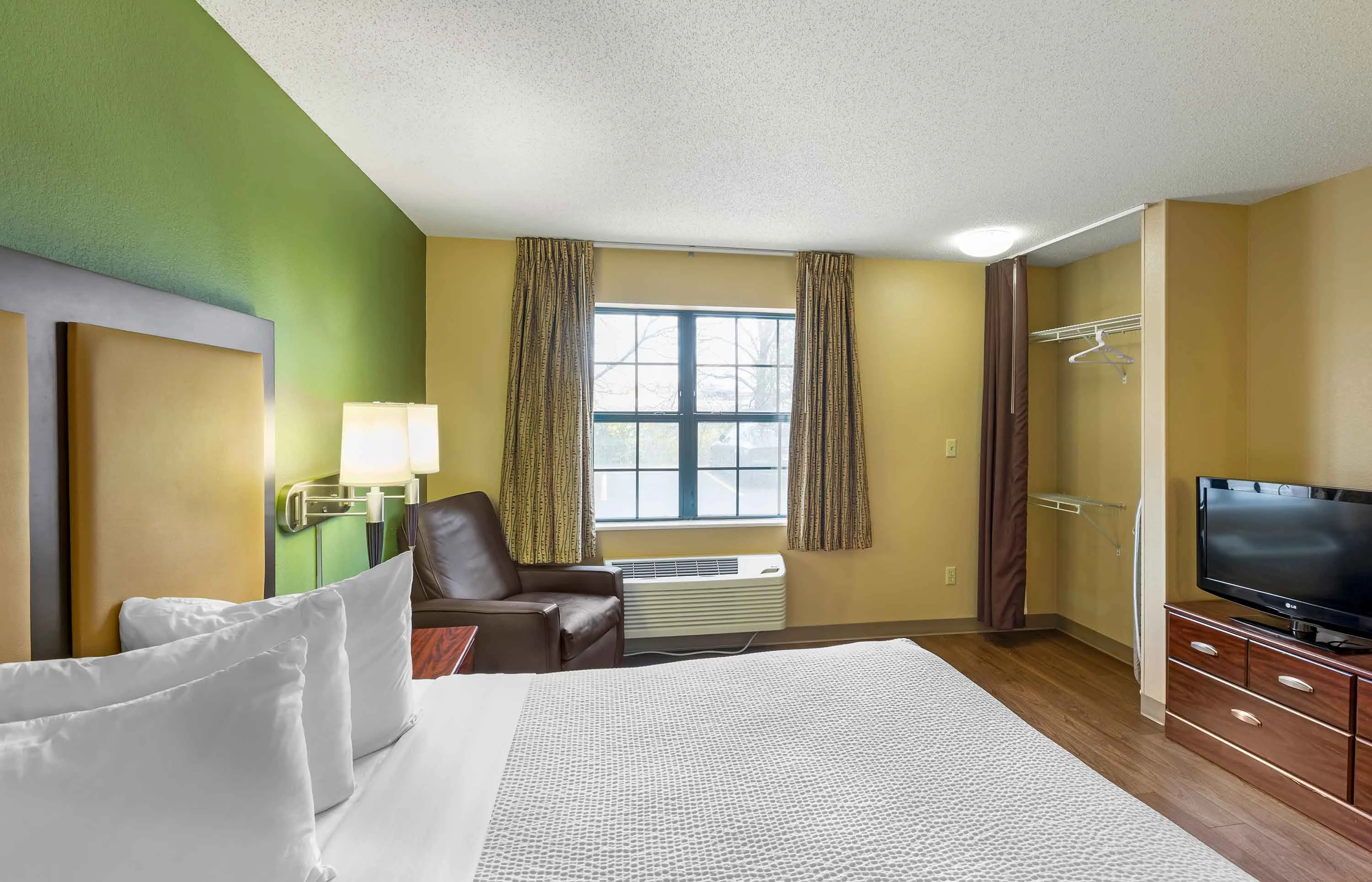 Studio Suite - 1 Queen Bed