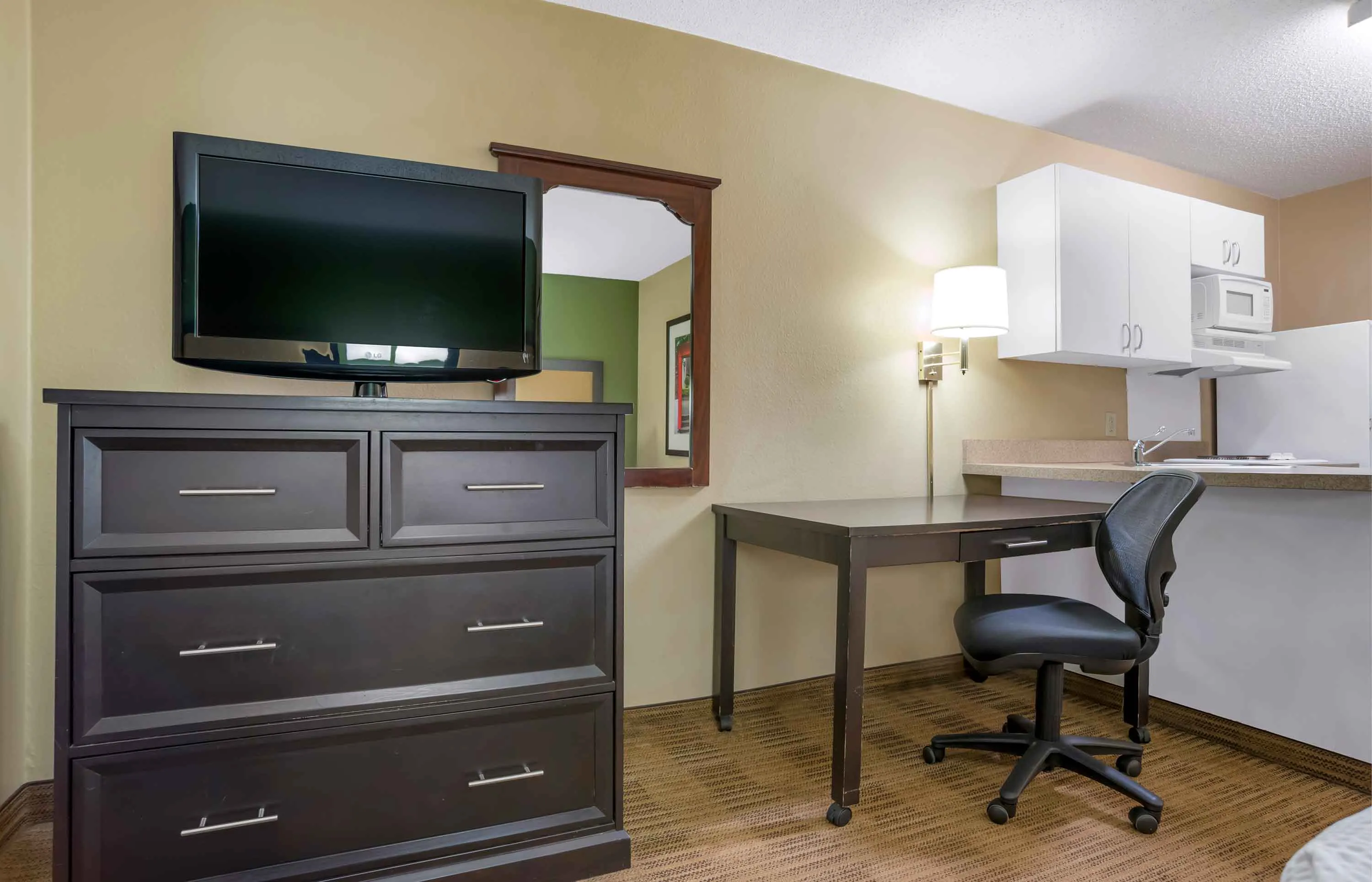 Studio Suite - 2 Full Beds