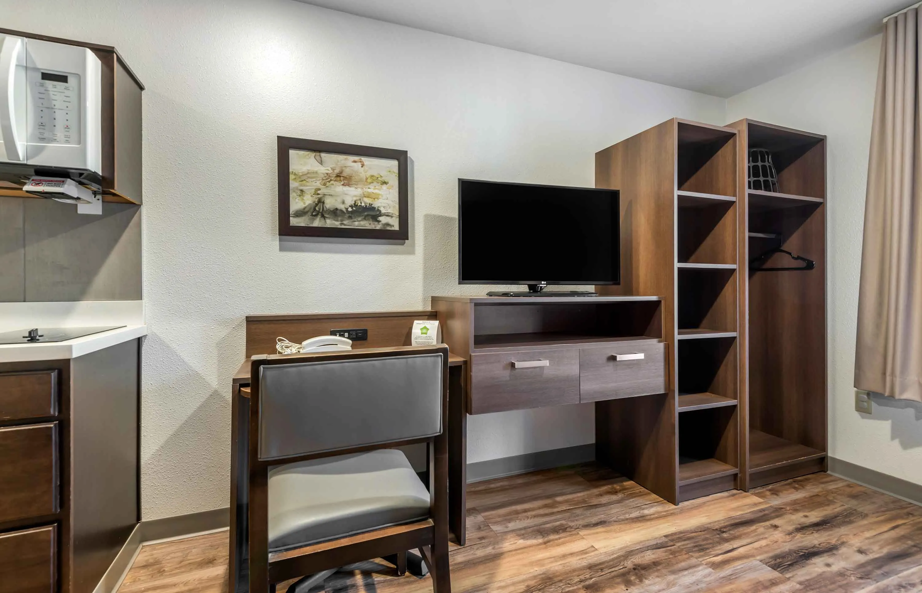 Studio Suite - 1 Queen Bed