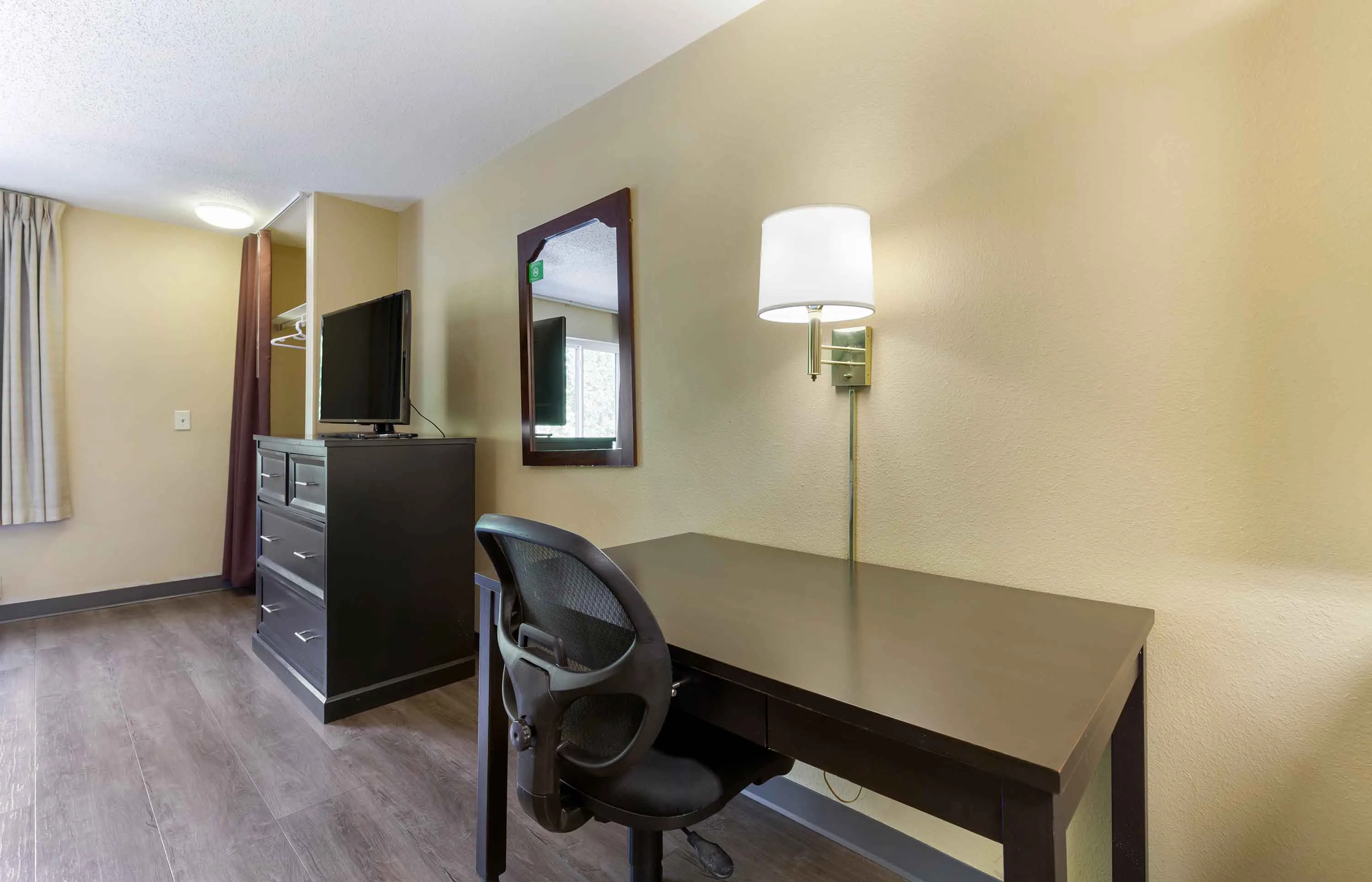 Studio Suite - 1 Queen Bed
