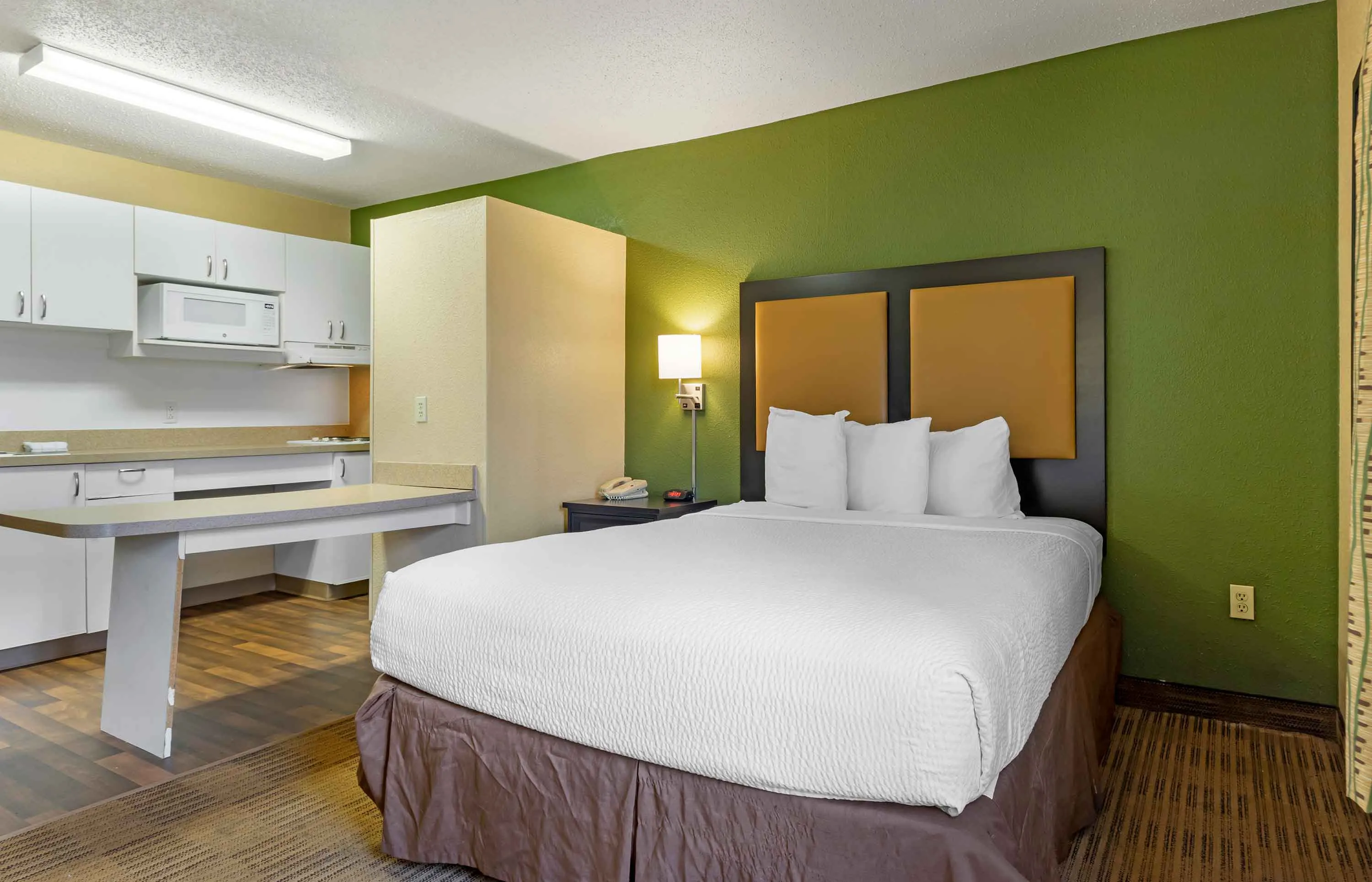 Studio Suite - 1 Queen Bed