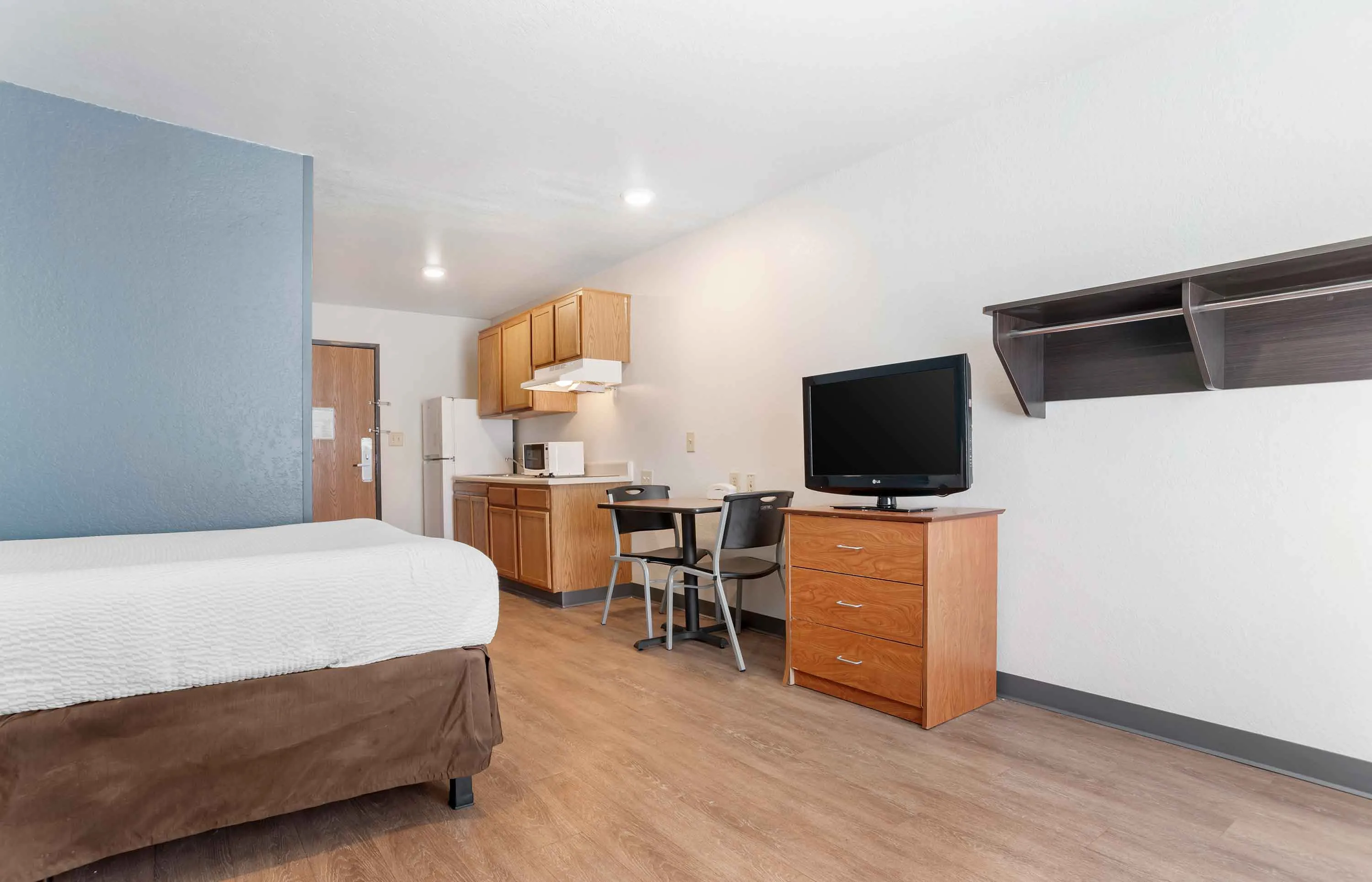 Deluxe Studio - 1 Full Bed