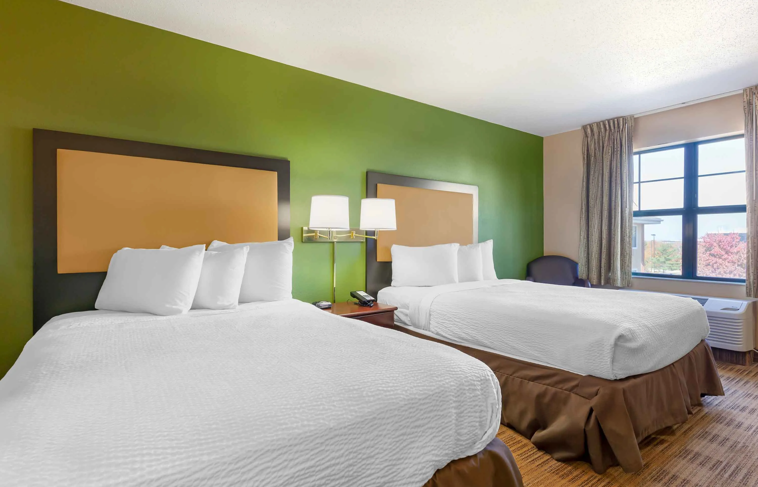Studio Suite - 2 Full Beds