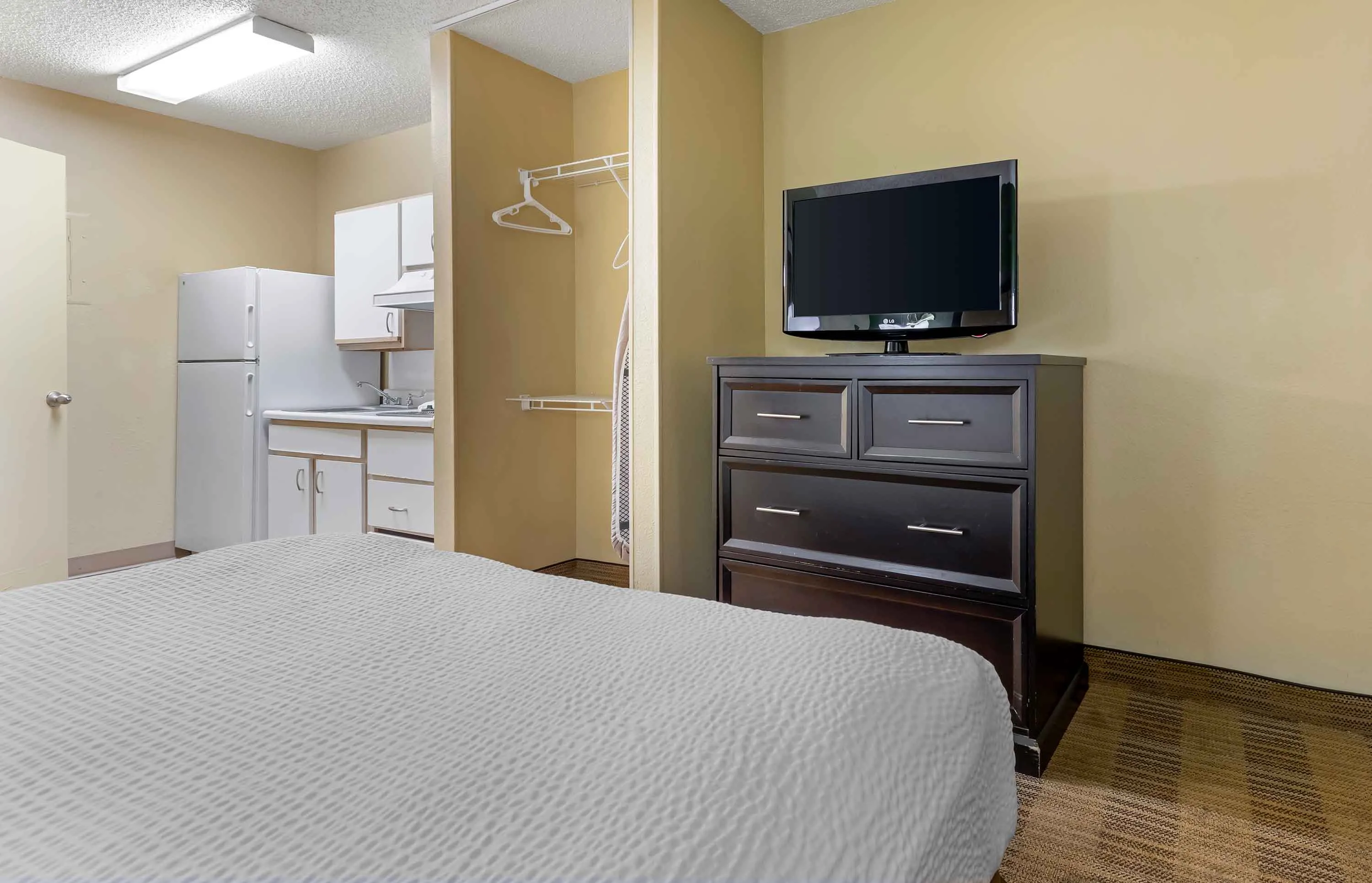 Studio Suite - 1 Queen Bed