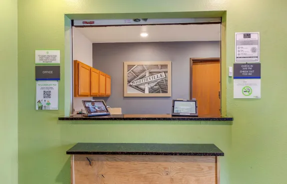 Lobby and Guest Check-in