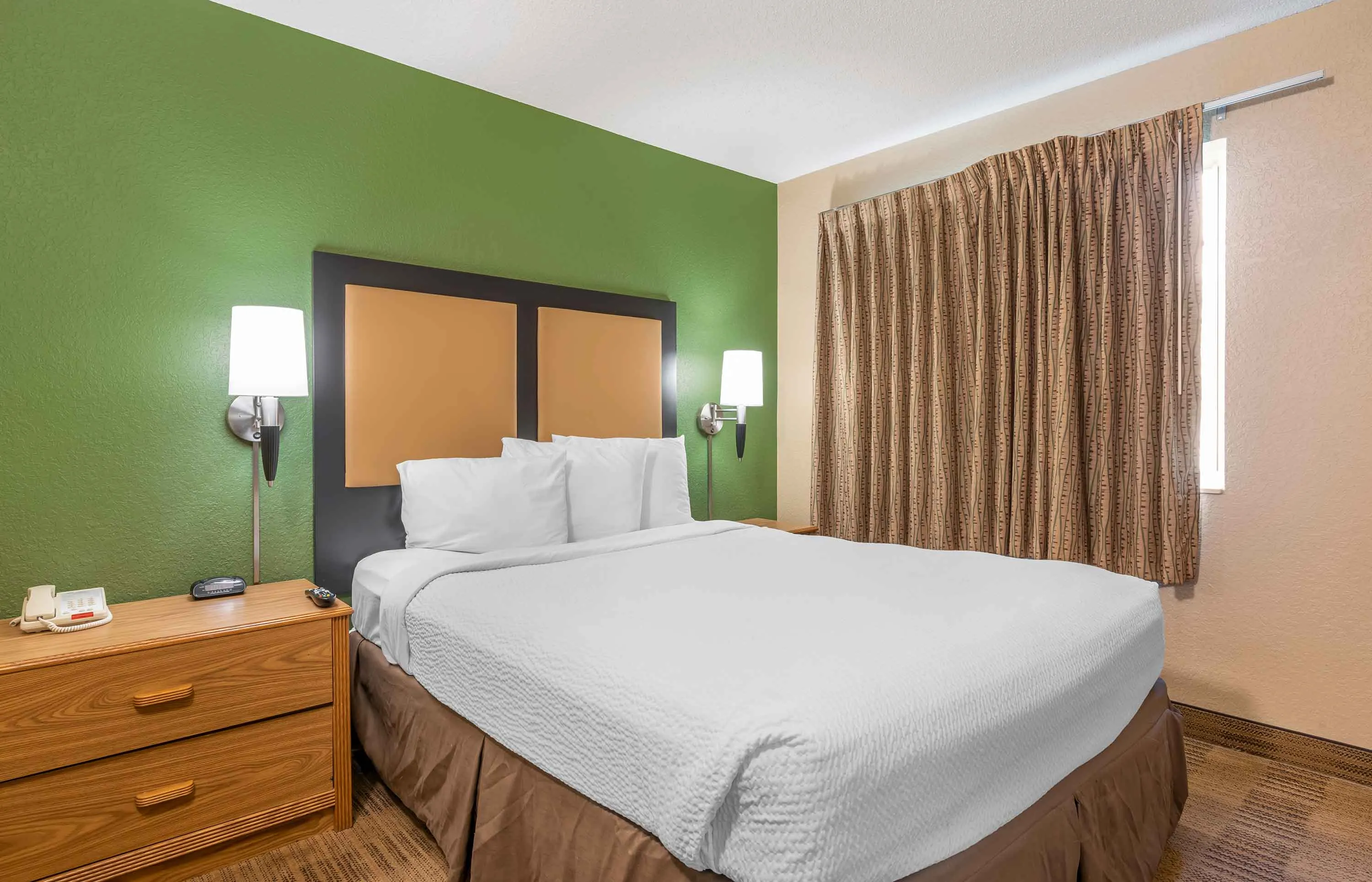 1 Bedroom Suite - 2 Full Beds