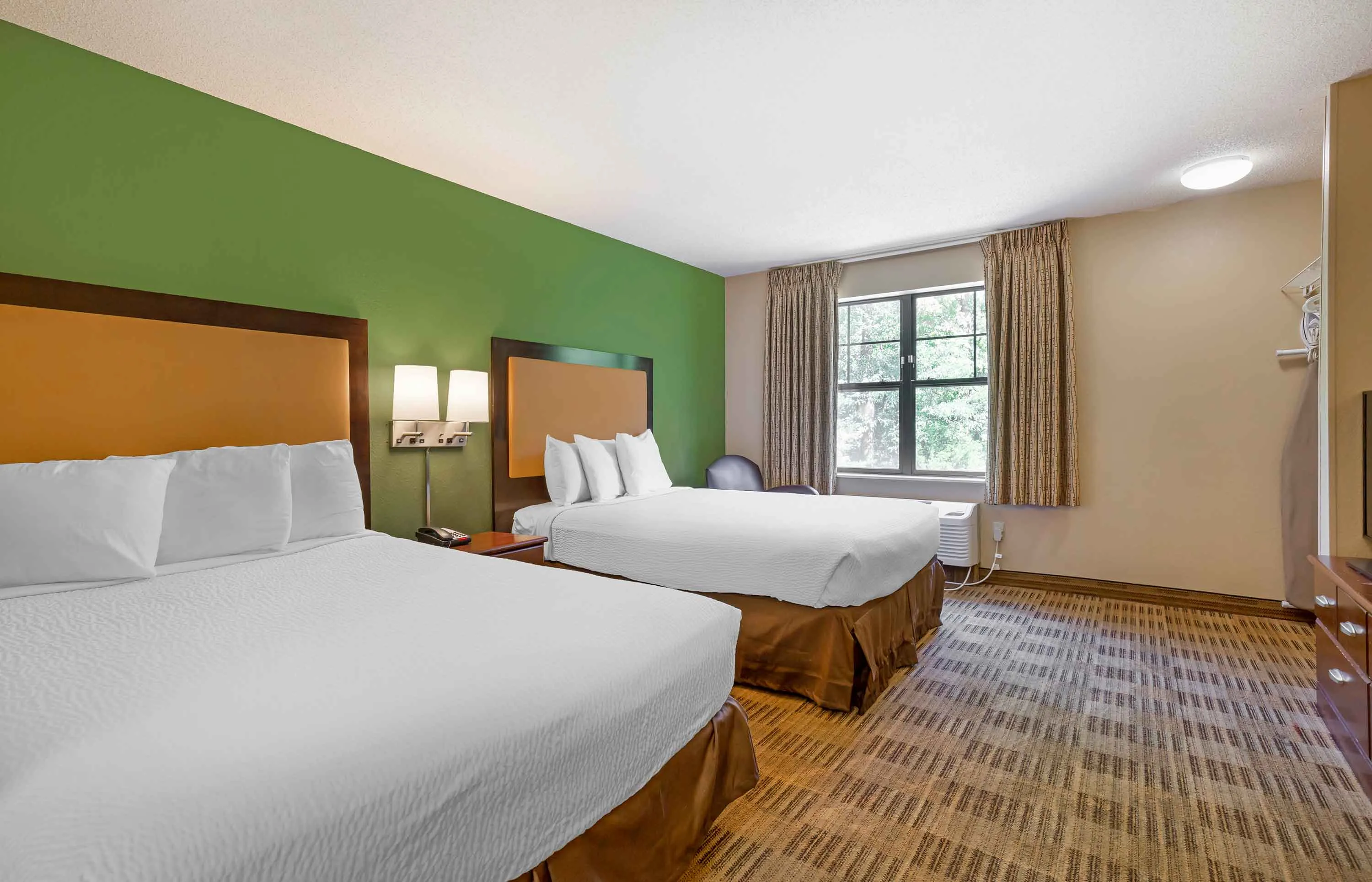 Studio Suite - 2 Full Beds