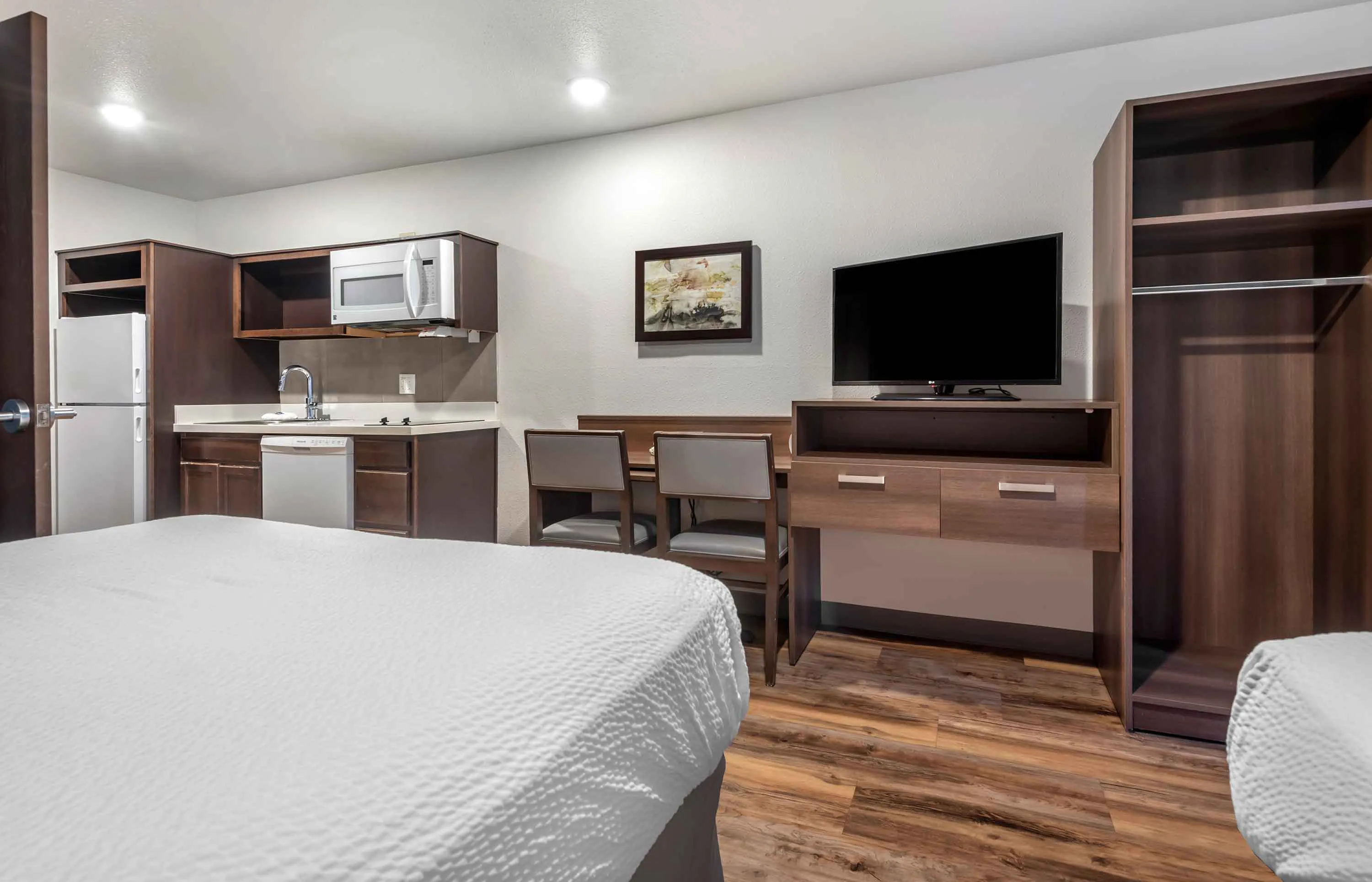 Studio Suite - 2 Queen Beds