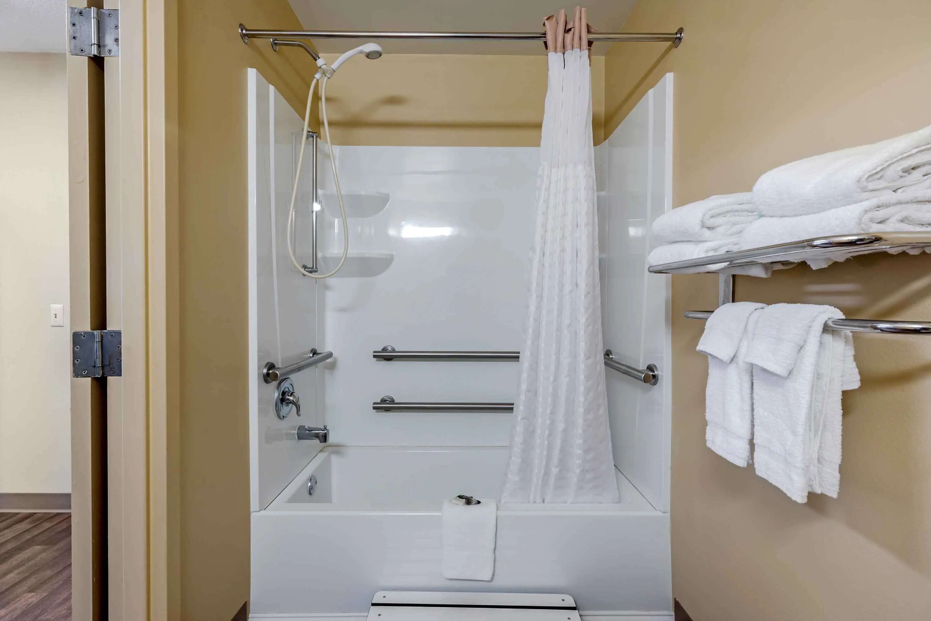 Studio Suite - 2 Full Beds