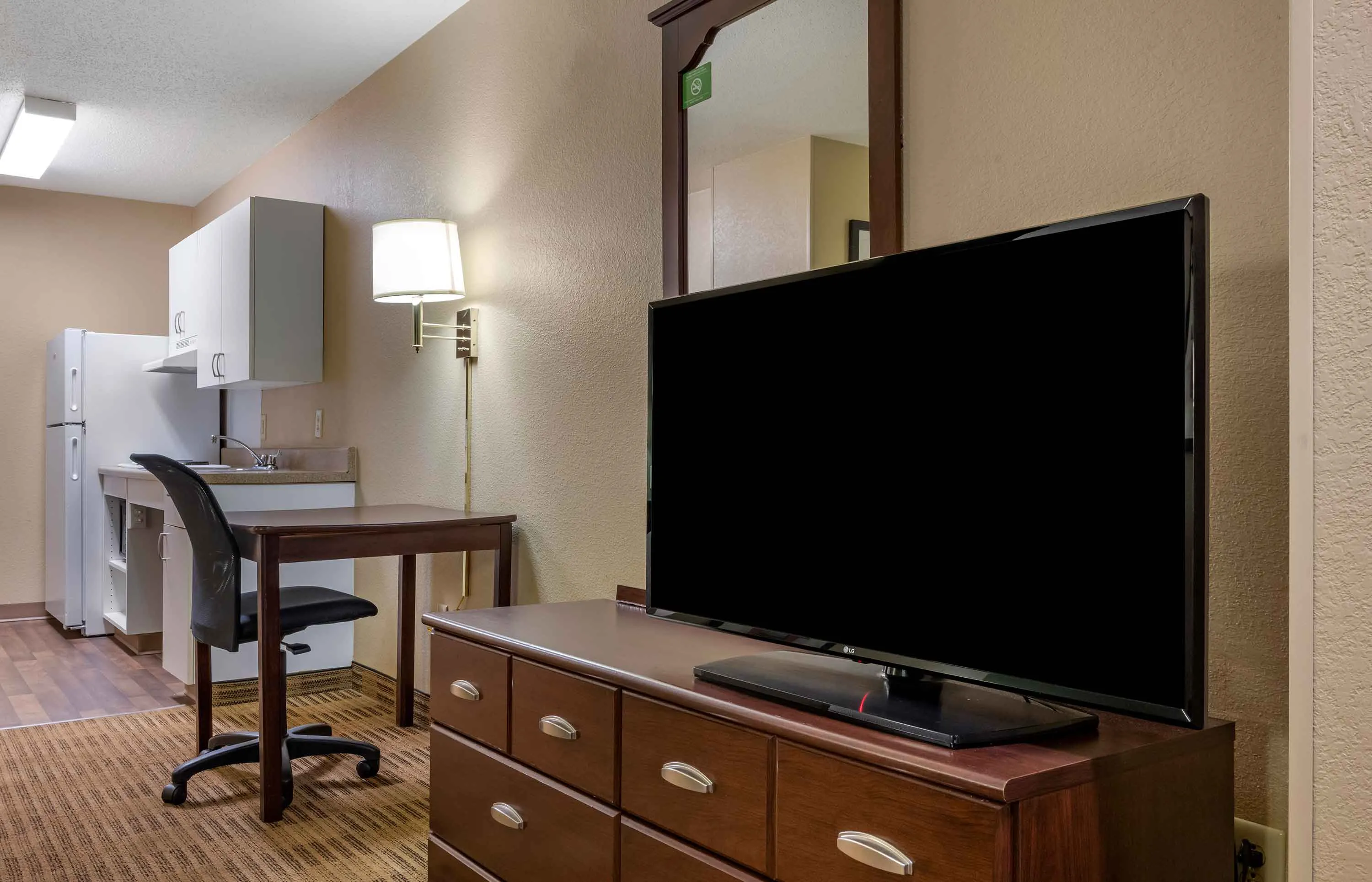 Studio Suite - 1 Queen Bed