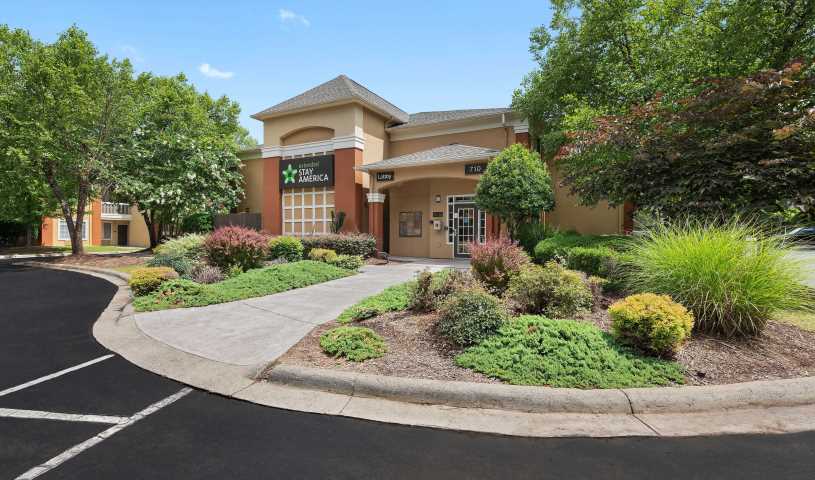 hotels around charlotte airport