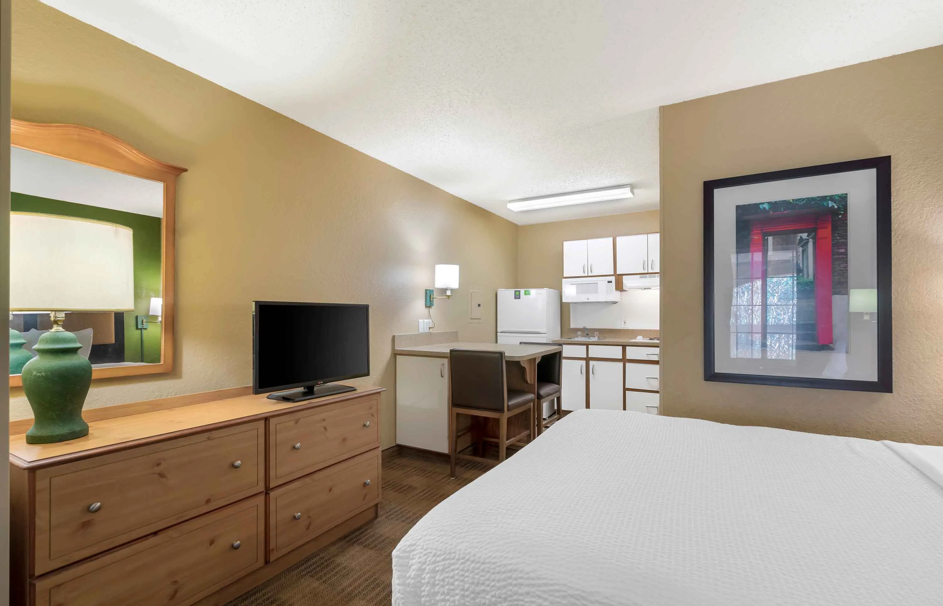 Studio Suite - 1 Queen Bed